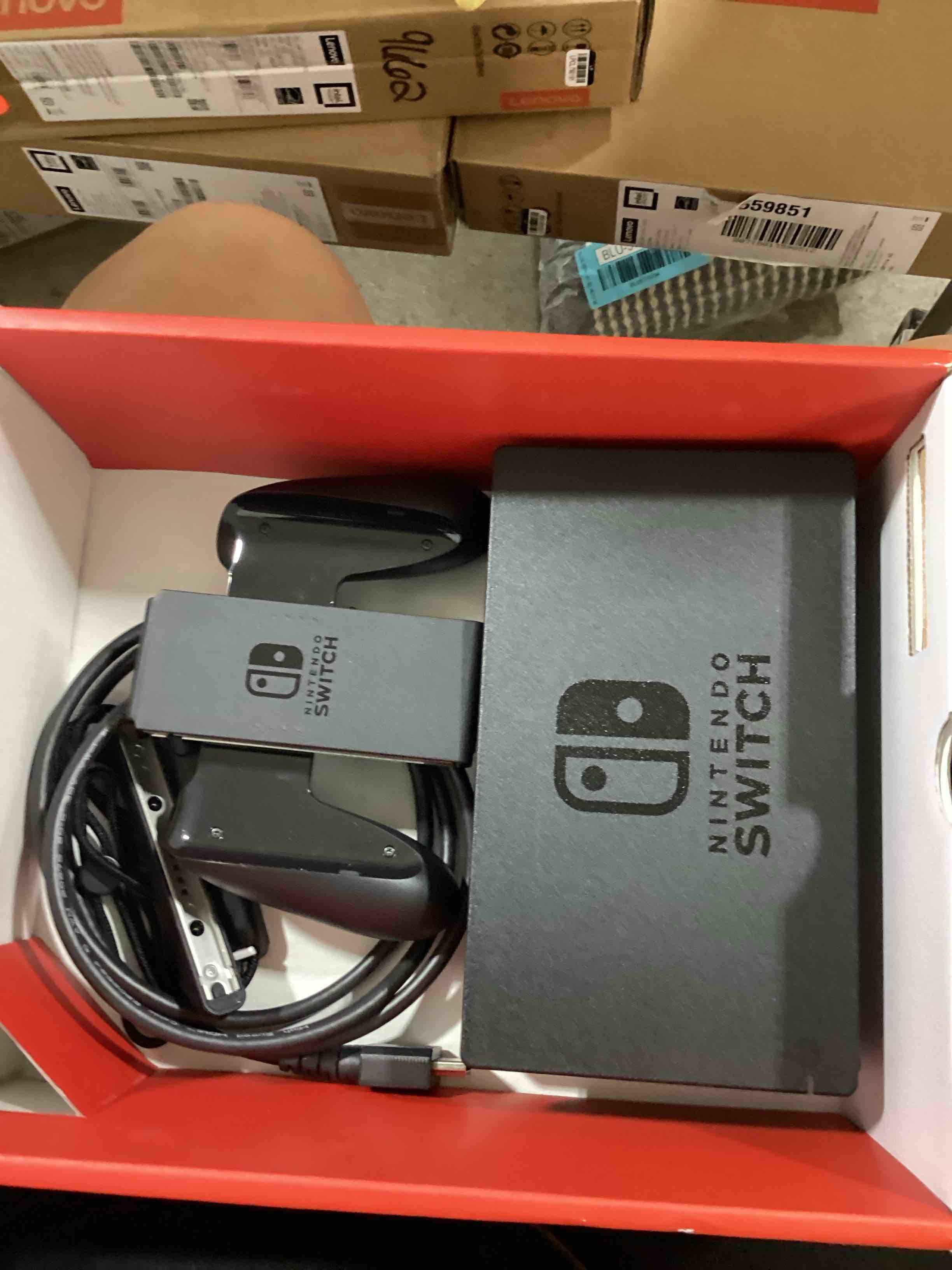 https://s3.amazonaws.com/lotting-images-prod/bidfta/BLU5773042_1725050452737.jpeg