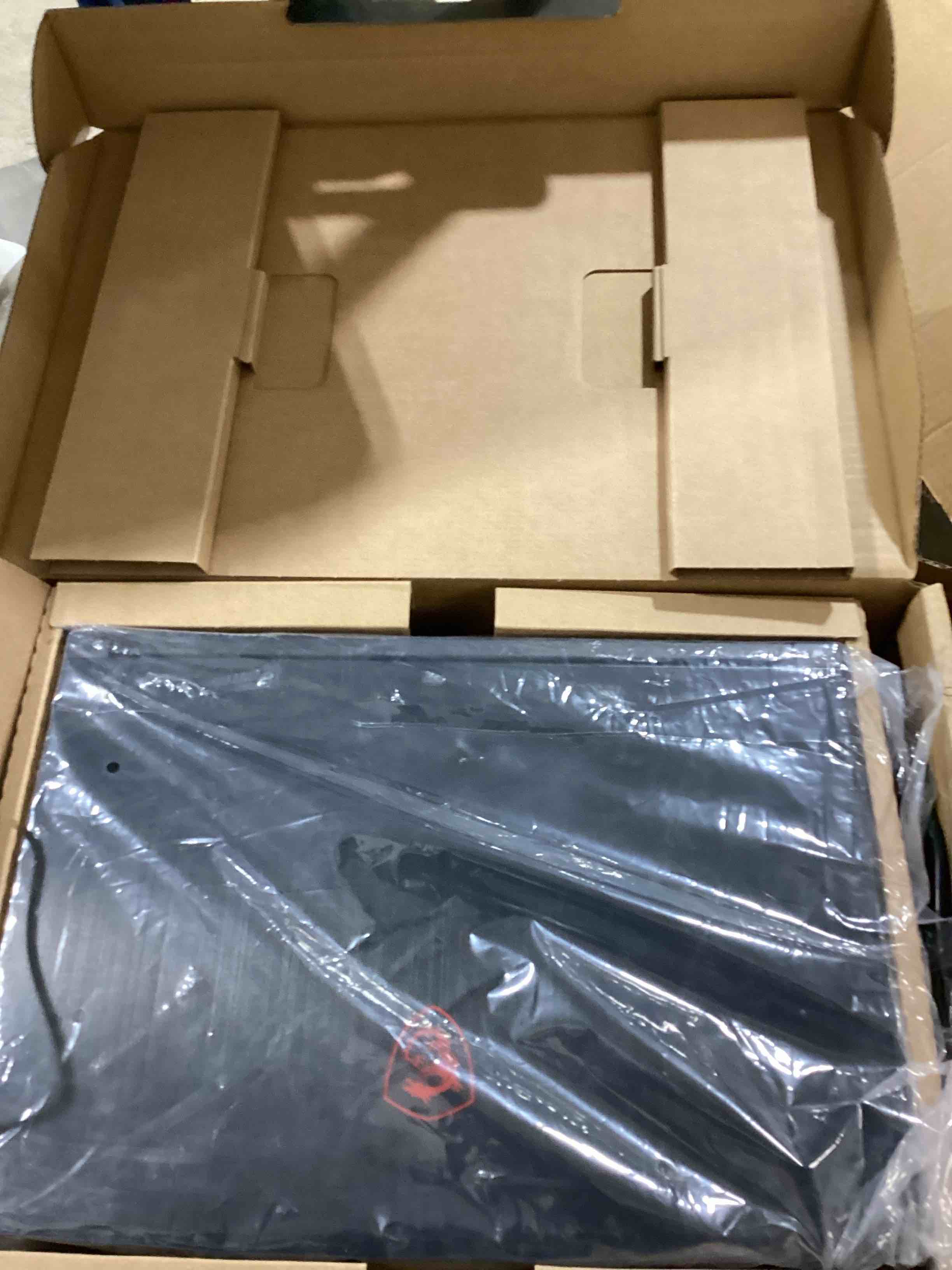 https://s3.amazonaws.com/lotting-images-prod/bidfta/BLU5773050_1725053261497.jpeg
