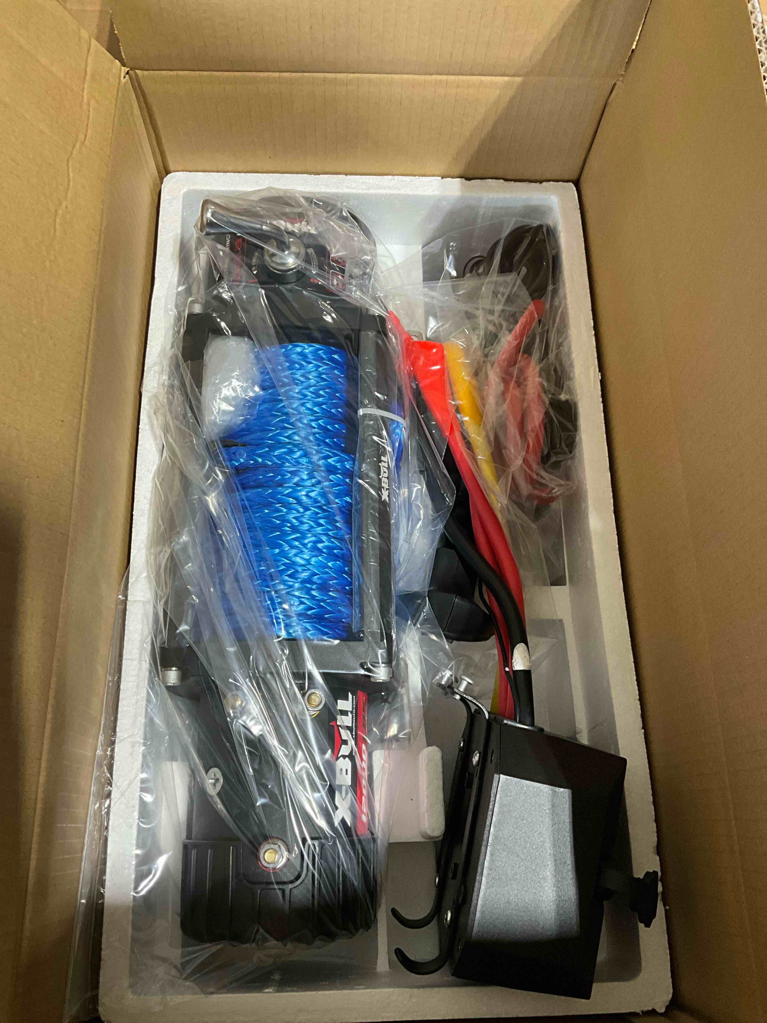 https://s3.amazonaws.com/lotting-images-prod/bidfta/BLU5775626_1721222182292.jpeg