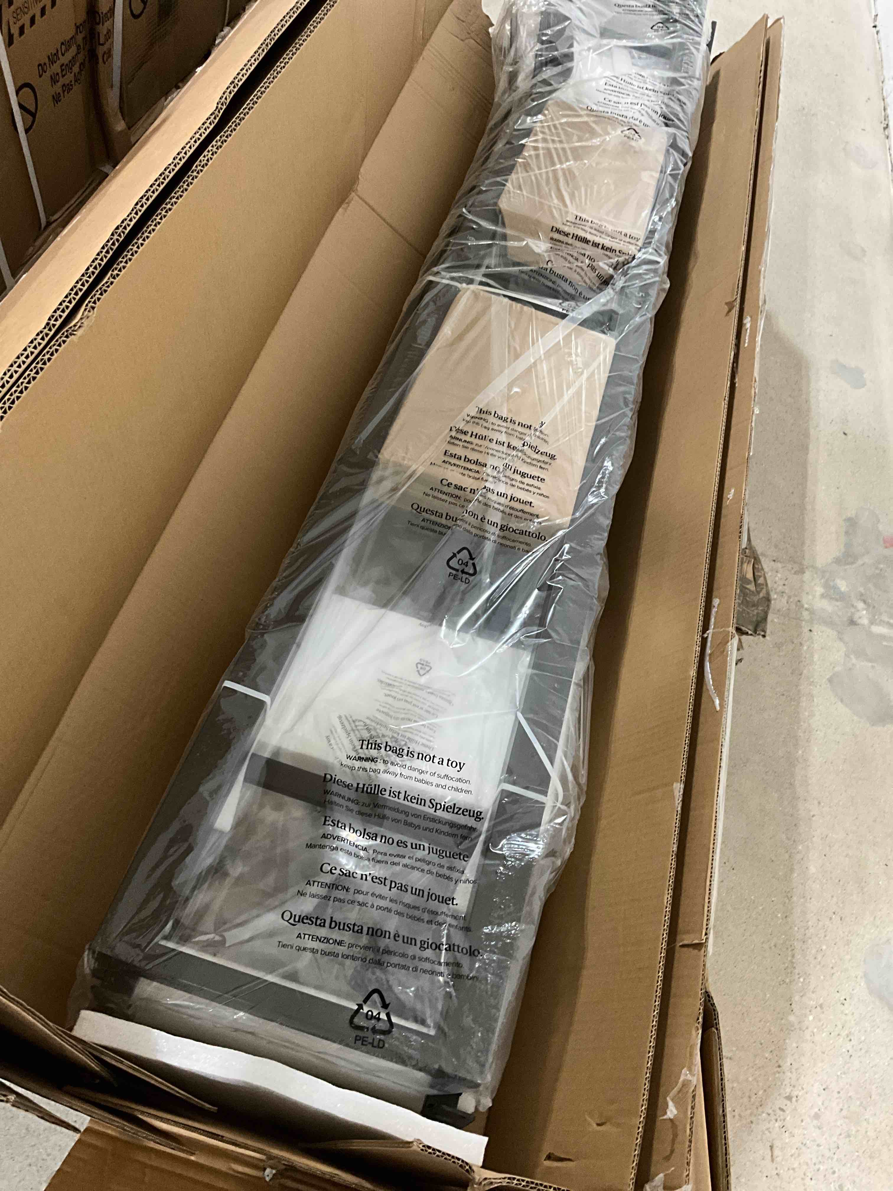 https://s3.amazonaws.com/lotting-images-prod/bidfta/BLU5776968_1718121469620.jpeg
