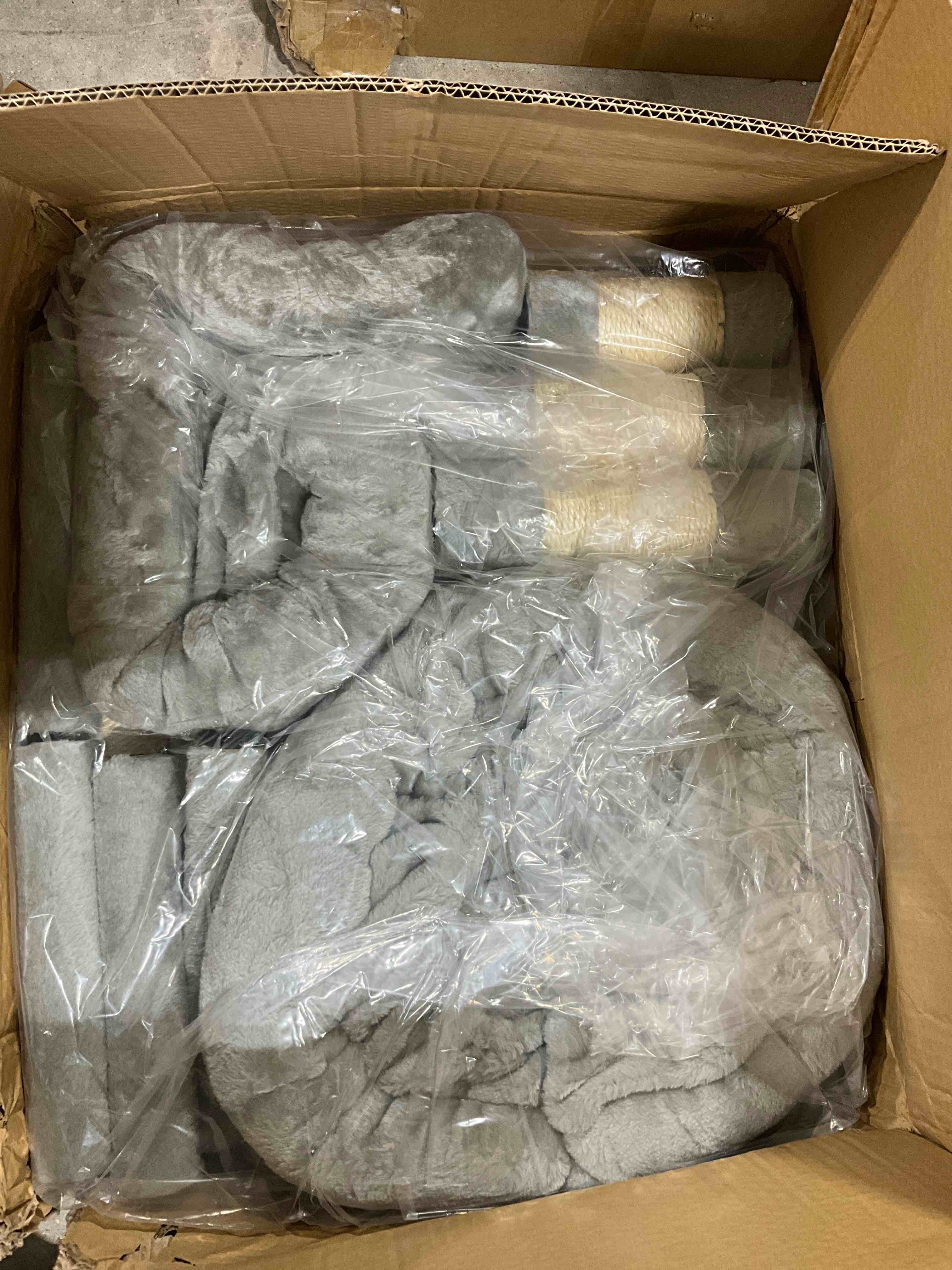 https://s3.amazonaws.com/lotting-images-prod/bidfta/BLU5777238_1718629799980.jpeg