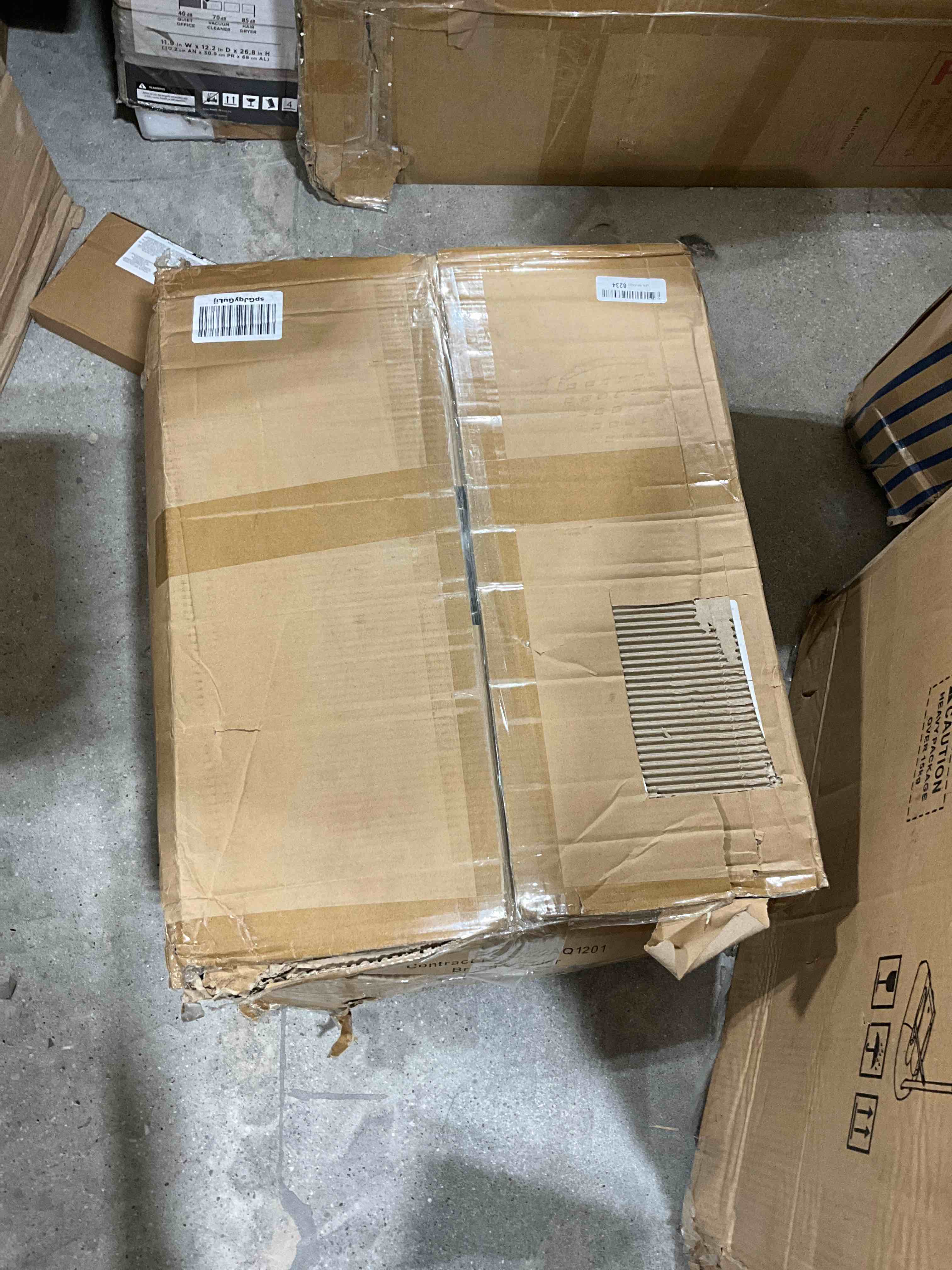 https://s3.amazonaws.com/lotting-images-prod/bidfta/BLU5777238_1718629819718.jpeg