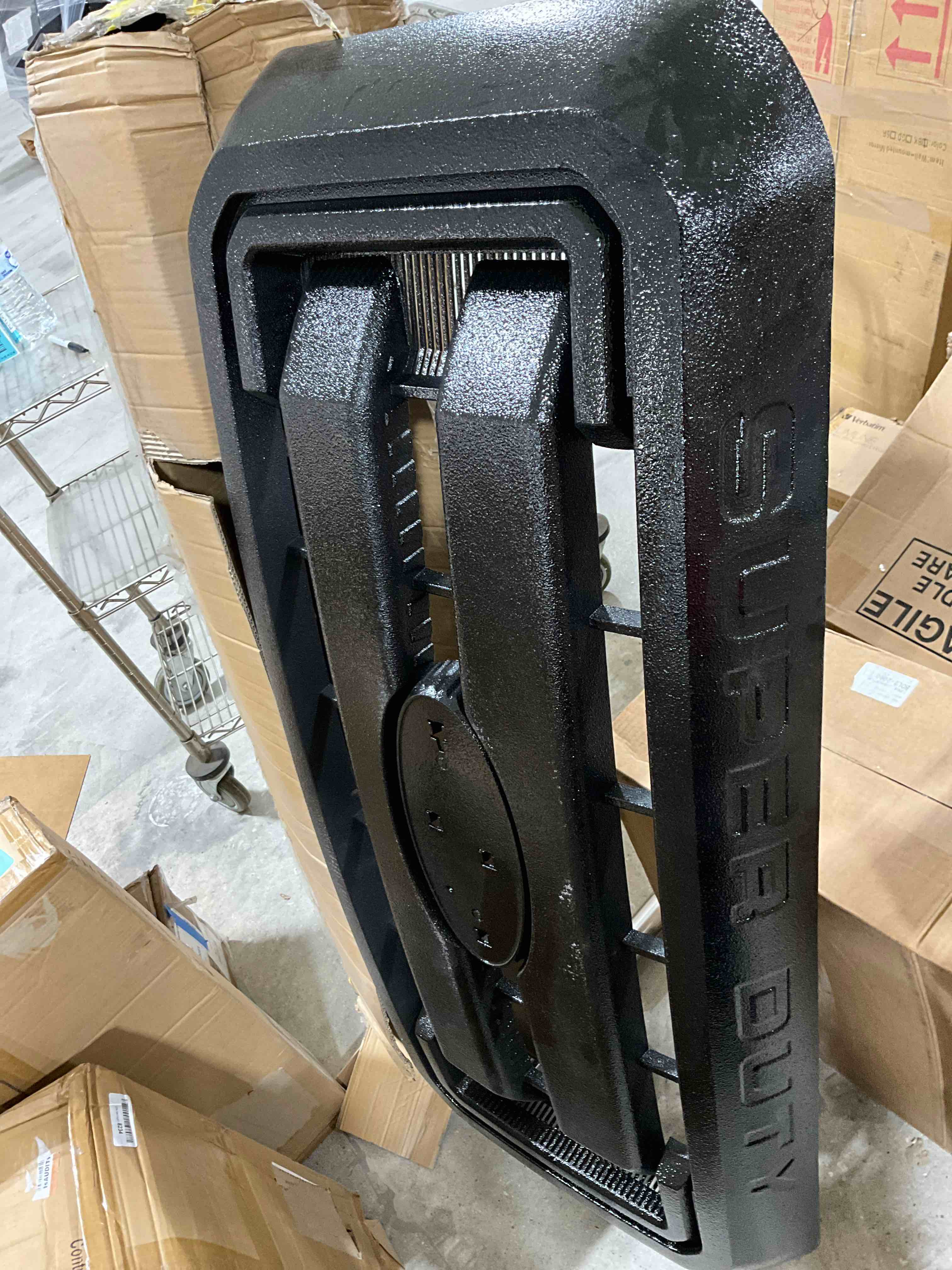 https://s3.amazonaws.com/lotting-images-prod/bidfta/BLU5777251_1718636922785.jpeg