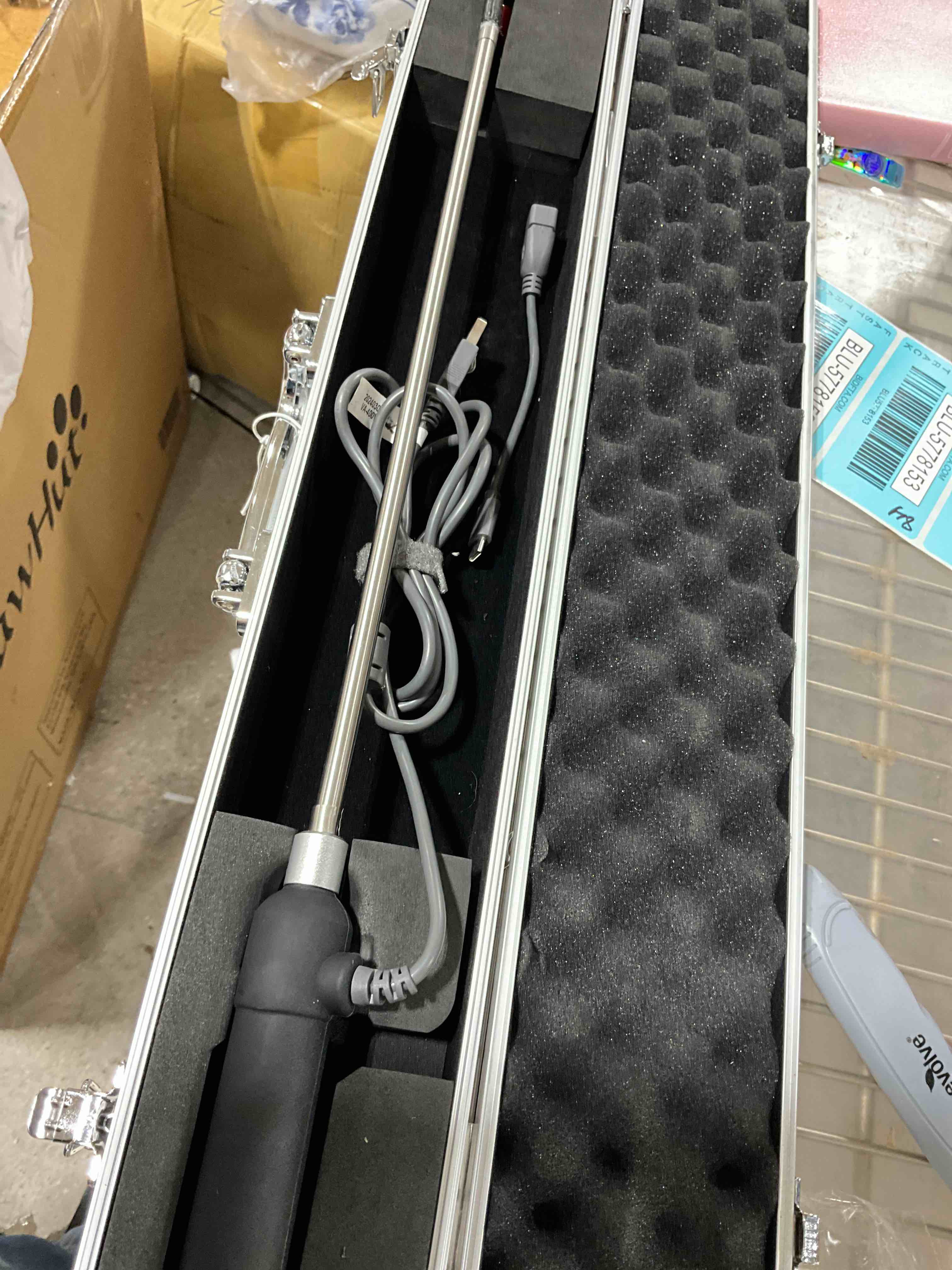https://s3.amazonaws.com/lotting-images-prod/bidfta/BLU5778151_1720629224385.jpeg