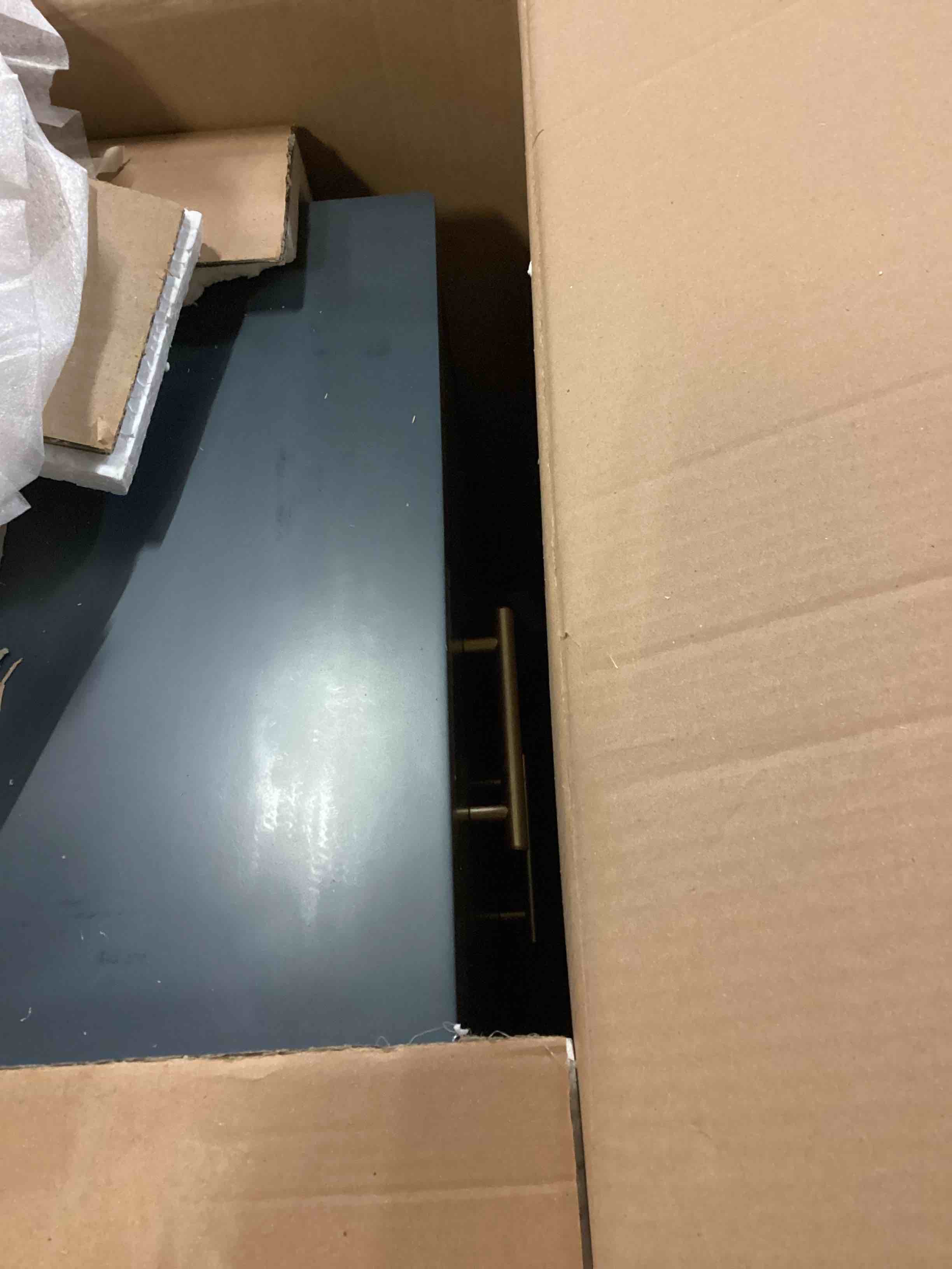 https://s3.amazonaws.com/lotting-images-prod/bidfta/BLU5779958_1708436288625.jpeg