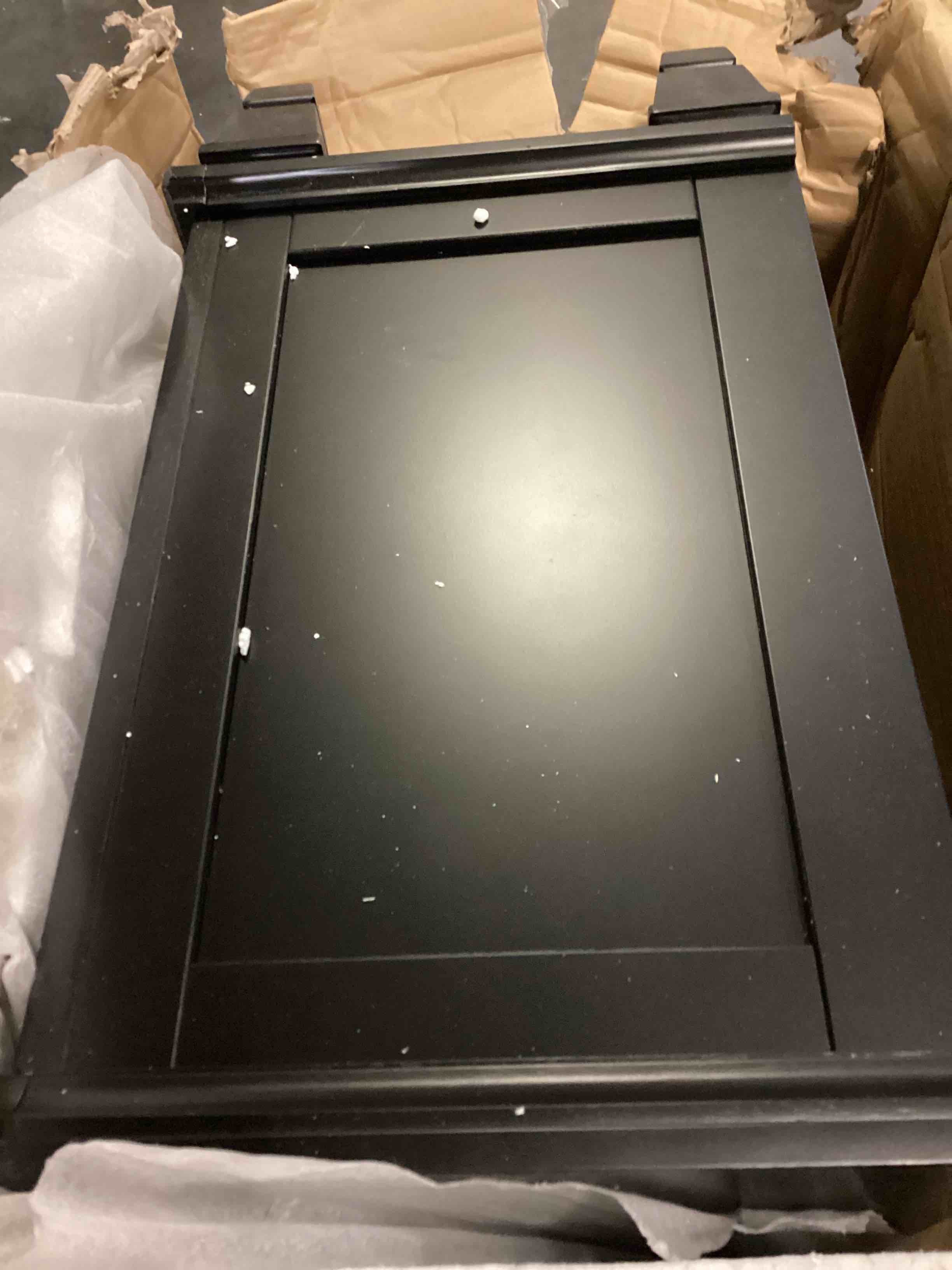https://s3.amazonaws.com/lotting-images-prod/bidfta/BLU5779976_1708444303782.jpeg