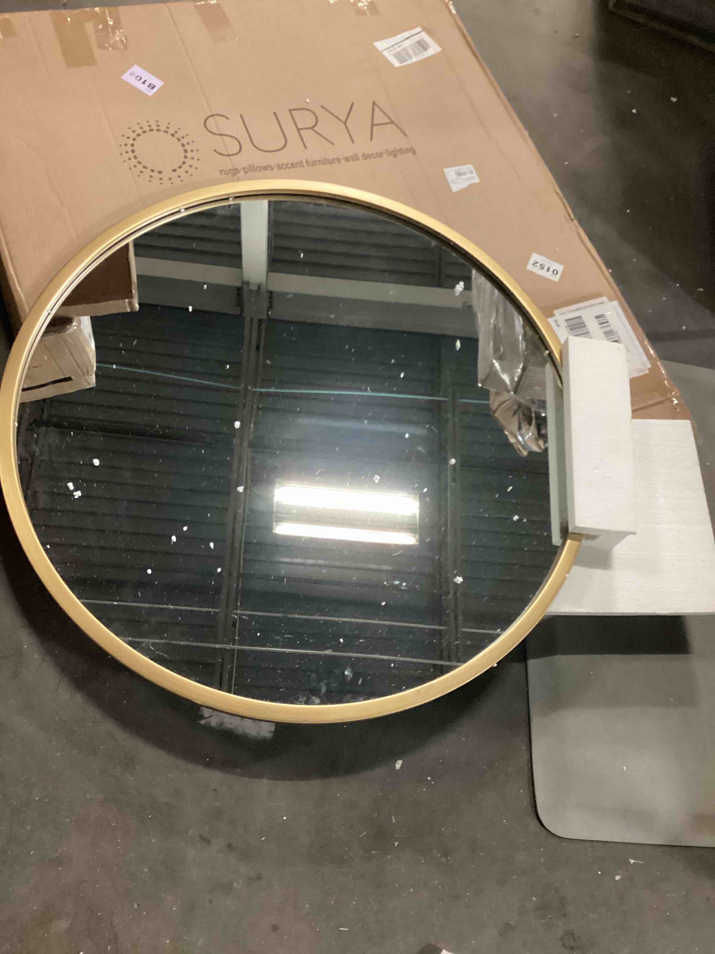 https://s3.amazonaws.com/lotting-images-prod/bidfta/BLU5779991_1708453394270.jpeg