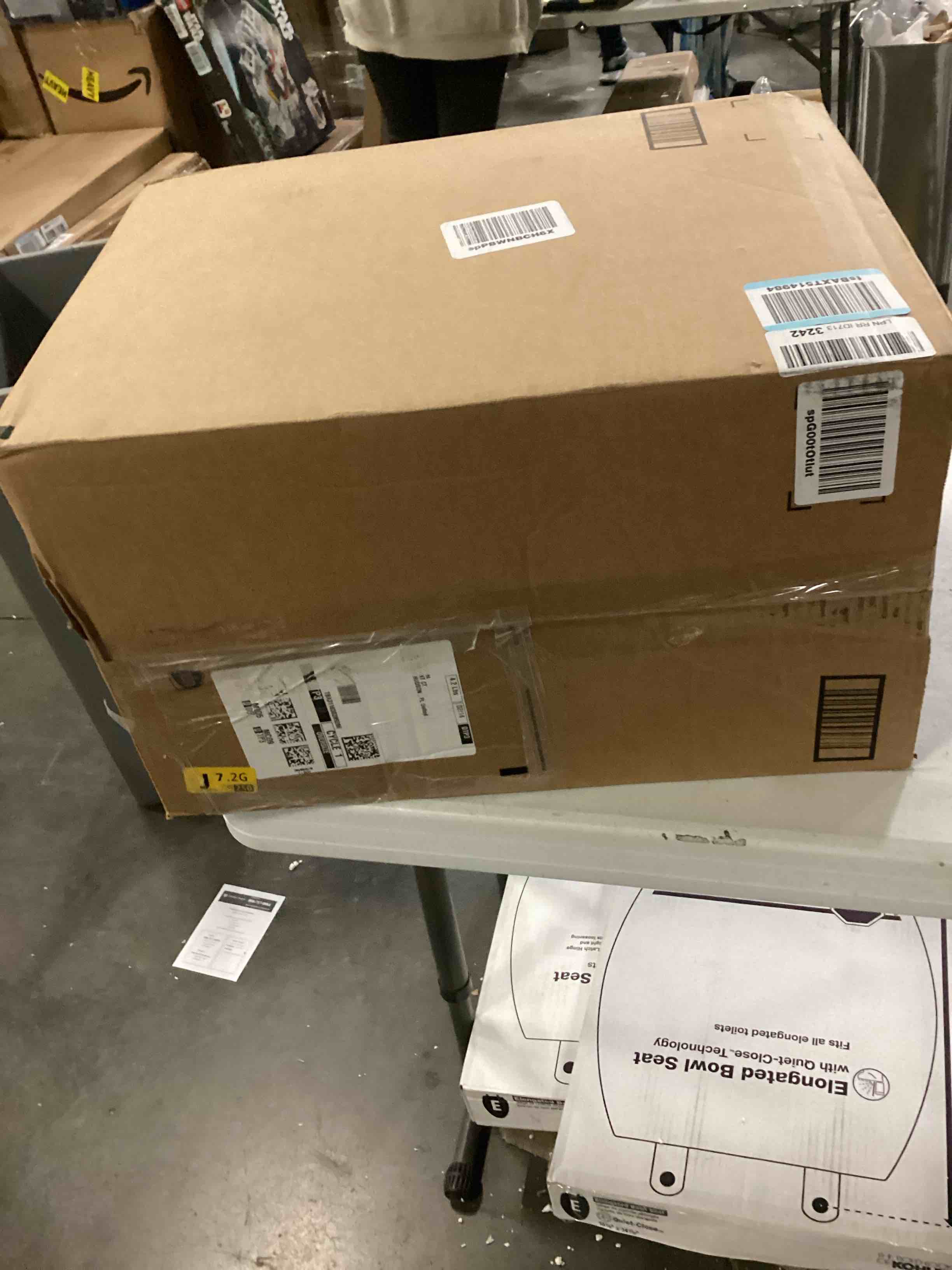 https://s3.amazonaws.com/lotting-images-prod/bidfta/BLU5780289_1709043611564.jpeg