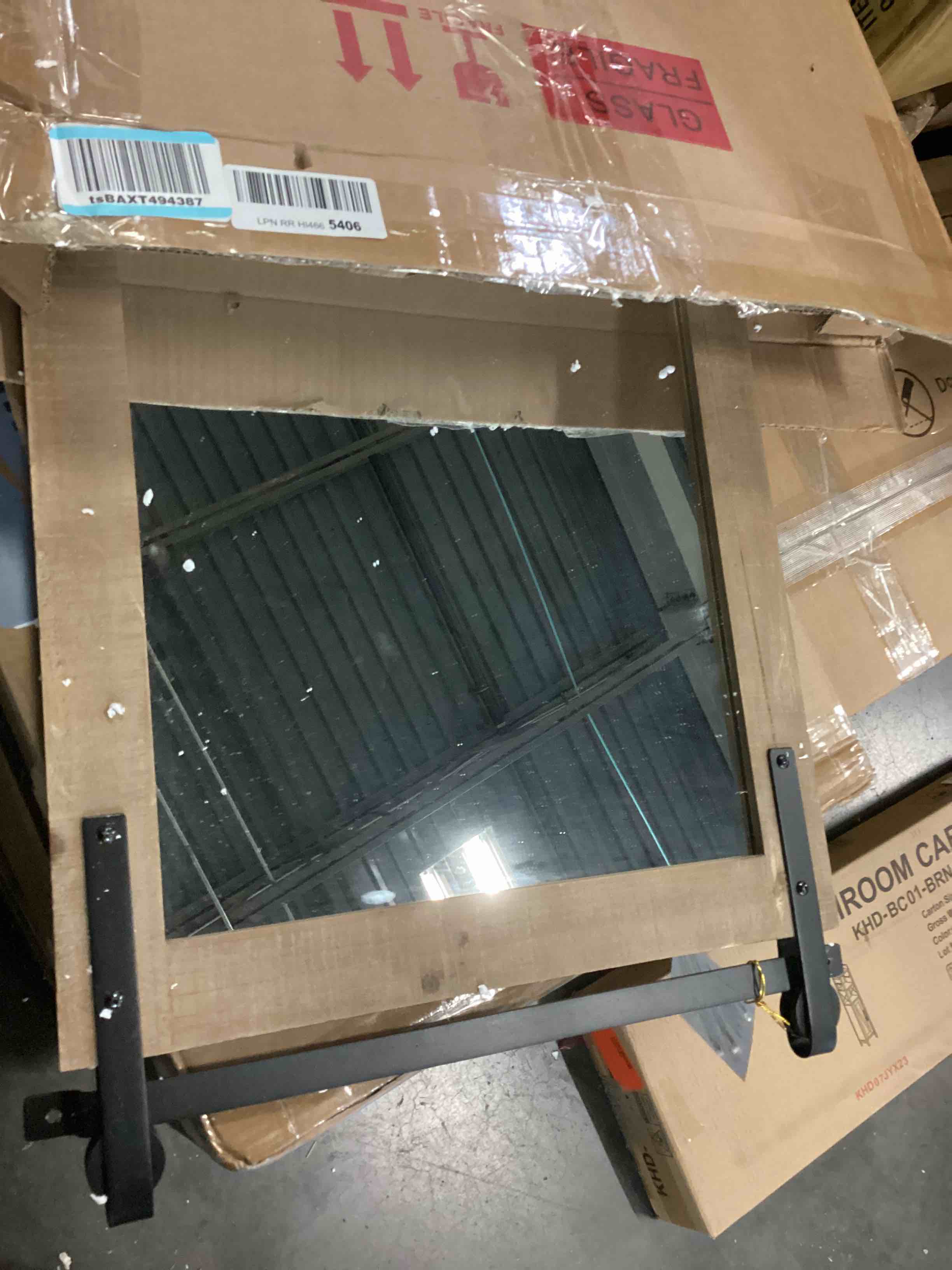 https://s3.amazonaws.com/lotting-images-prod/bidfta/BLU5780462_1709143032947.jpeg