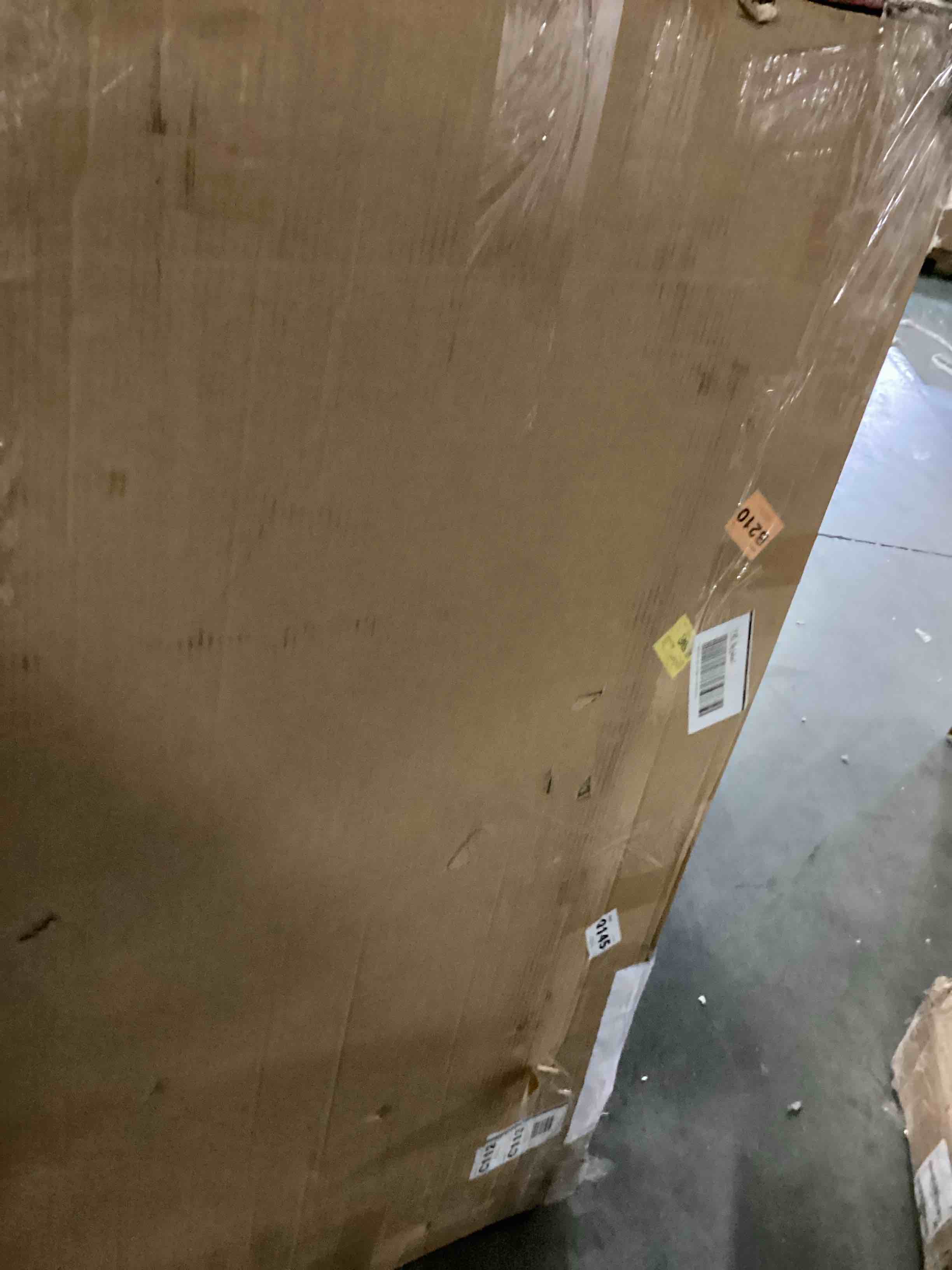 https://s3.amazonaws.com/lotting-images-prod/bidfta/BLU5780559_1709221700290.jpeg
