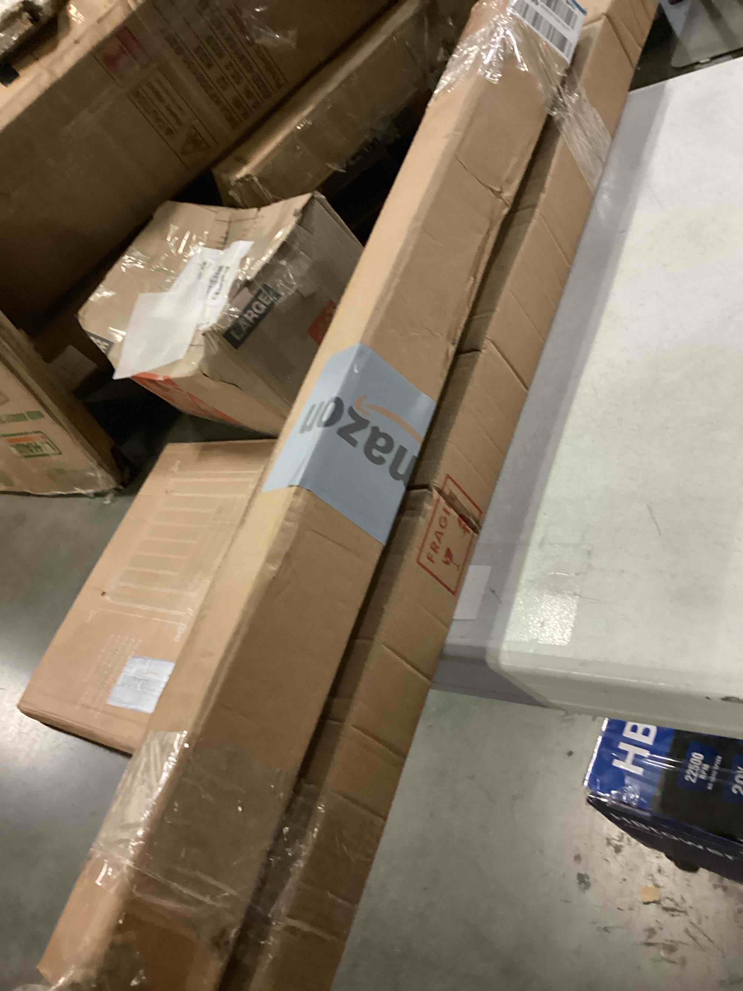 https://s3.amazonaws.com/lotting-images-prod/bidfta/BLU5780911_1709640766606.jpeg