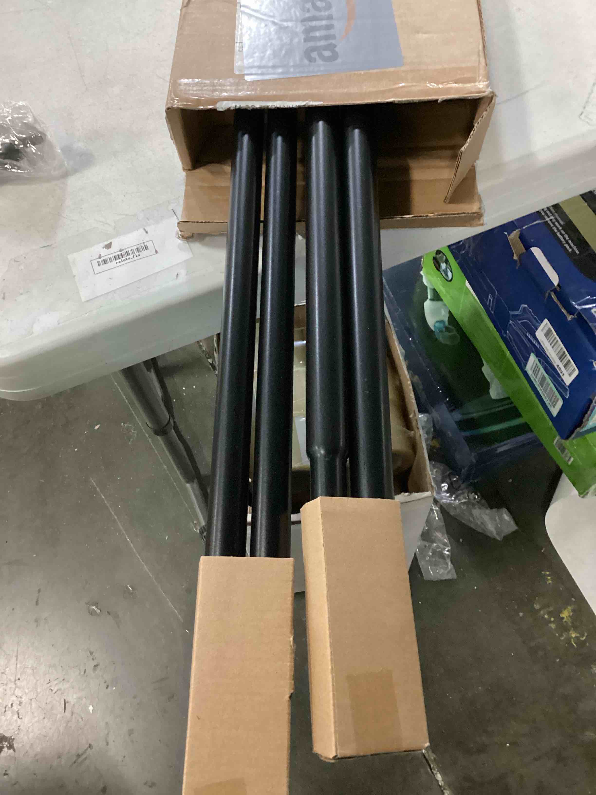 https://s3.amazonaws.com/lotting-images-prod/bidfta/BLU5781423_1709998309770.jpeg