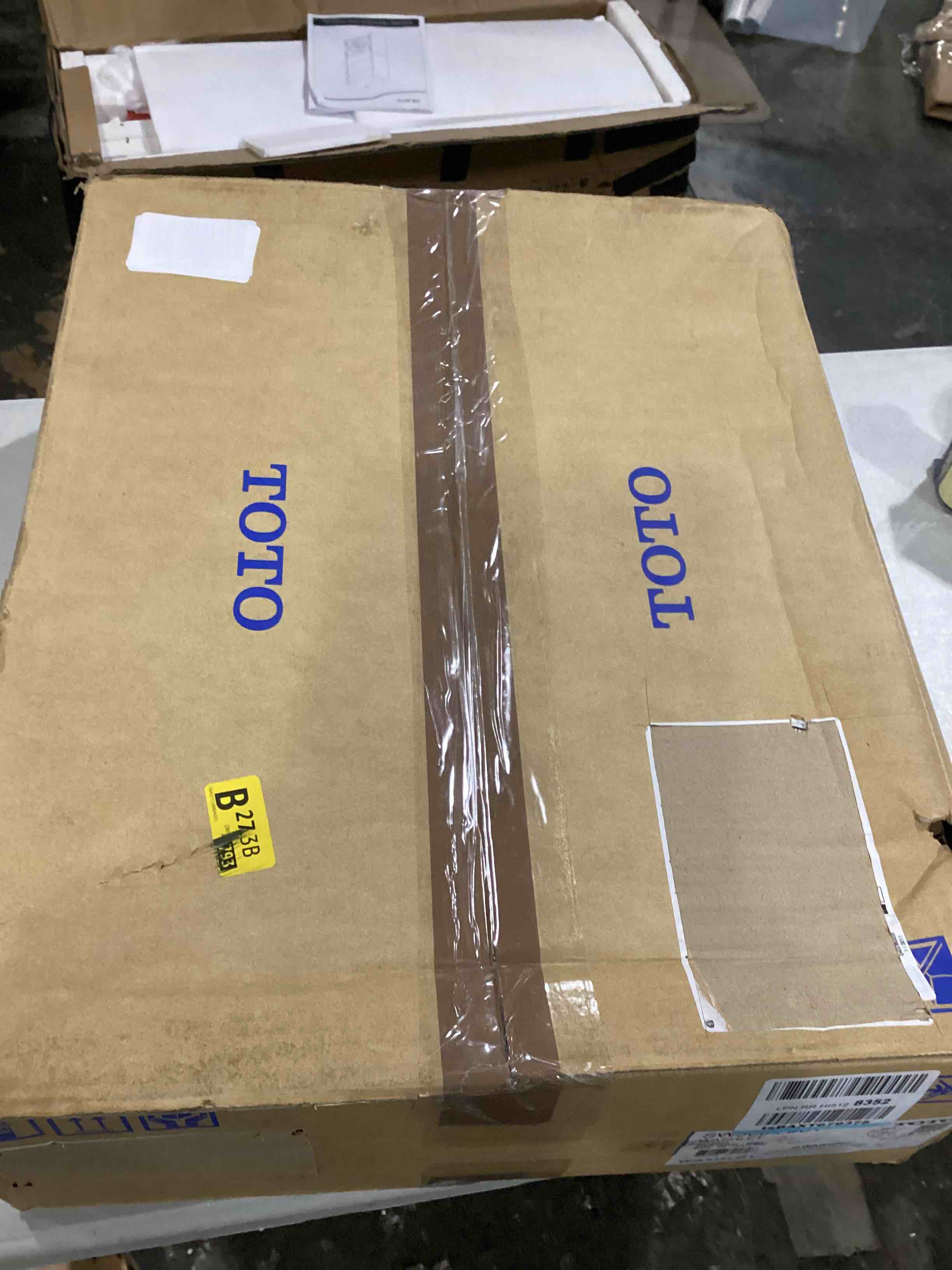 https://s3.amazonaws.com/lotting-images-prod/bidfta/BLU5781693_1707743512947.jpeg