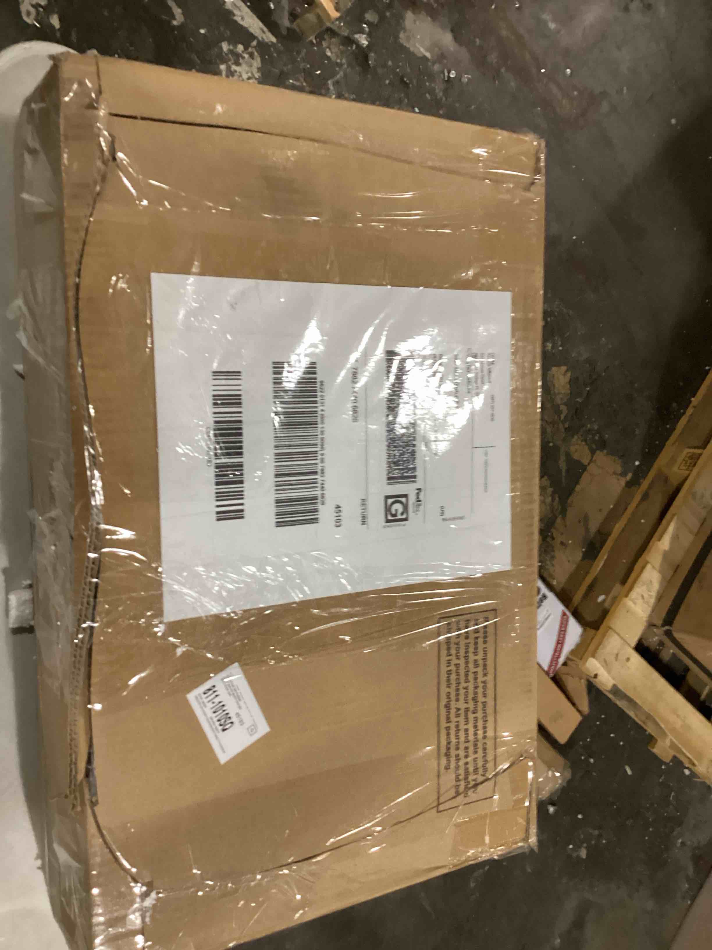https://s3.amazonaws.com/lotting-images-prod/bidfta/BLU5781834_1707927189407.jpeg
