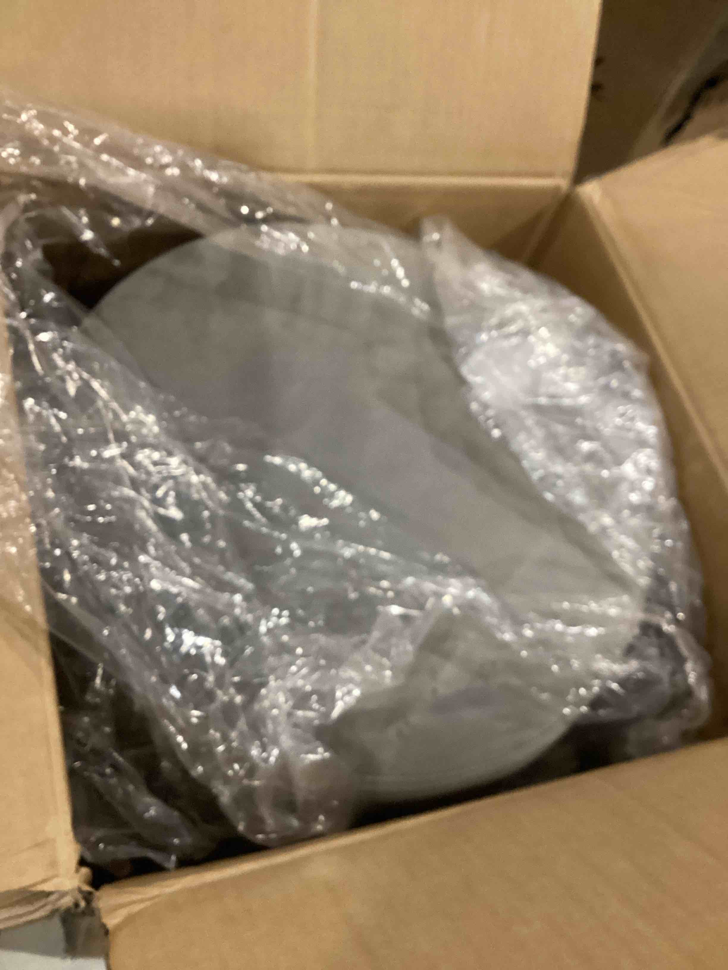 https://s3.amazonaws.com/lotting-images-prod/bidfta/BLU5781836_1707927547856.jpeg
