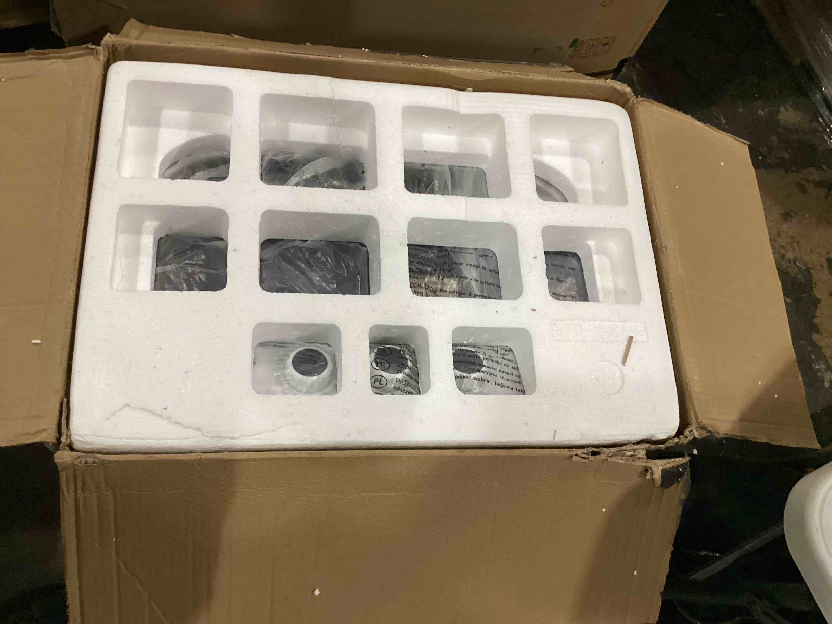https://s3.amazonaws.com/lotting-images-prod/bidfta/BLU5781918_1708002662494.jpeg