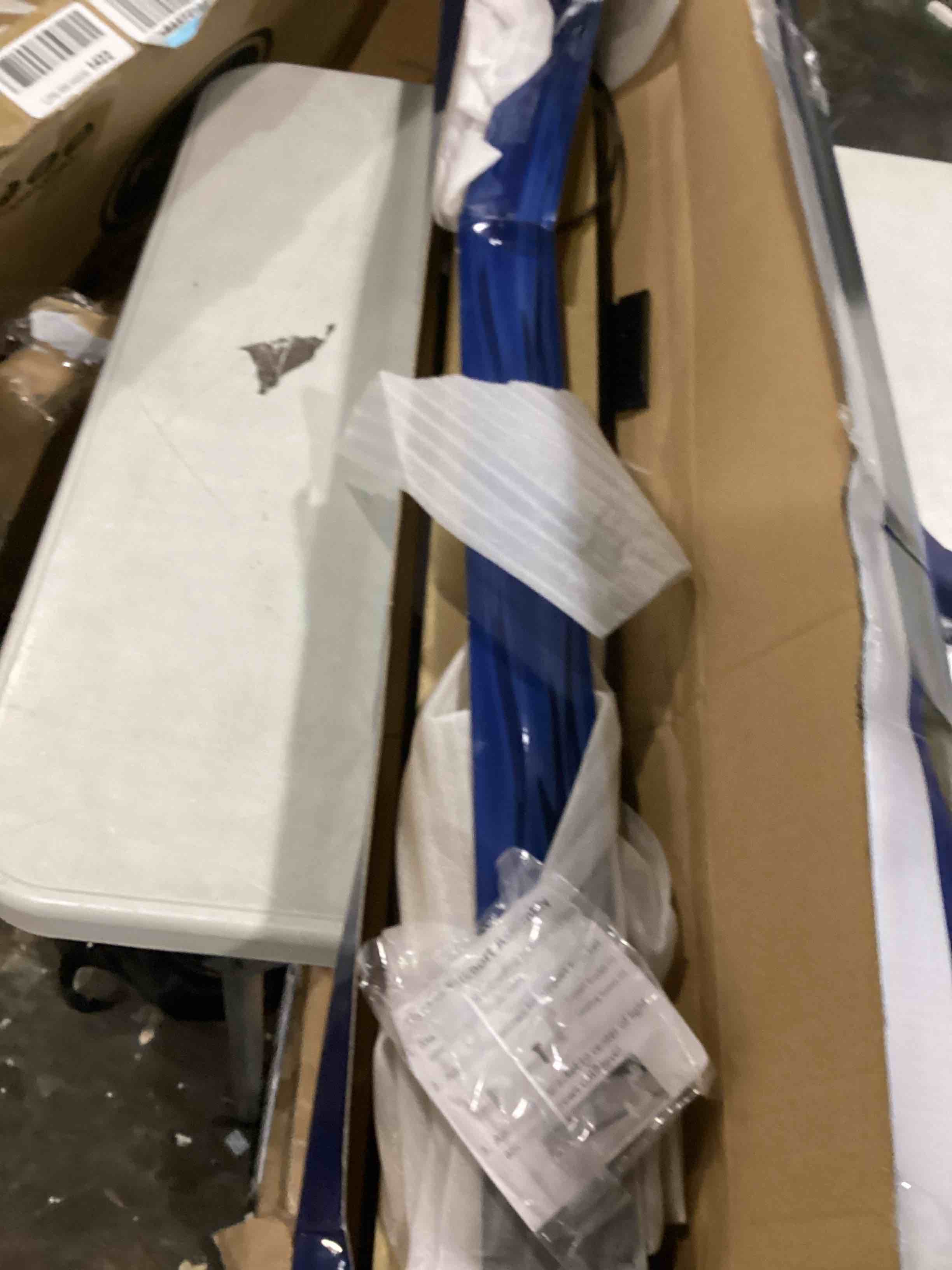 https://s3.amazonaws.com/lotting-images-prod/bidfta/BLU5782088_1708098625710.jpeg