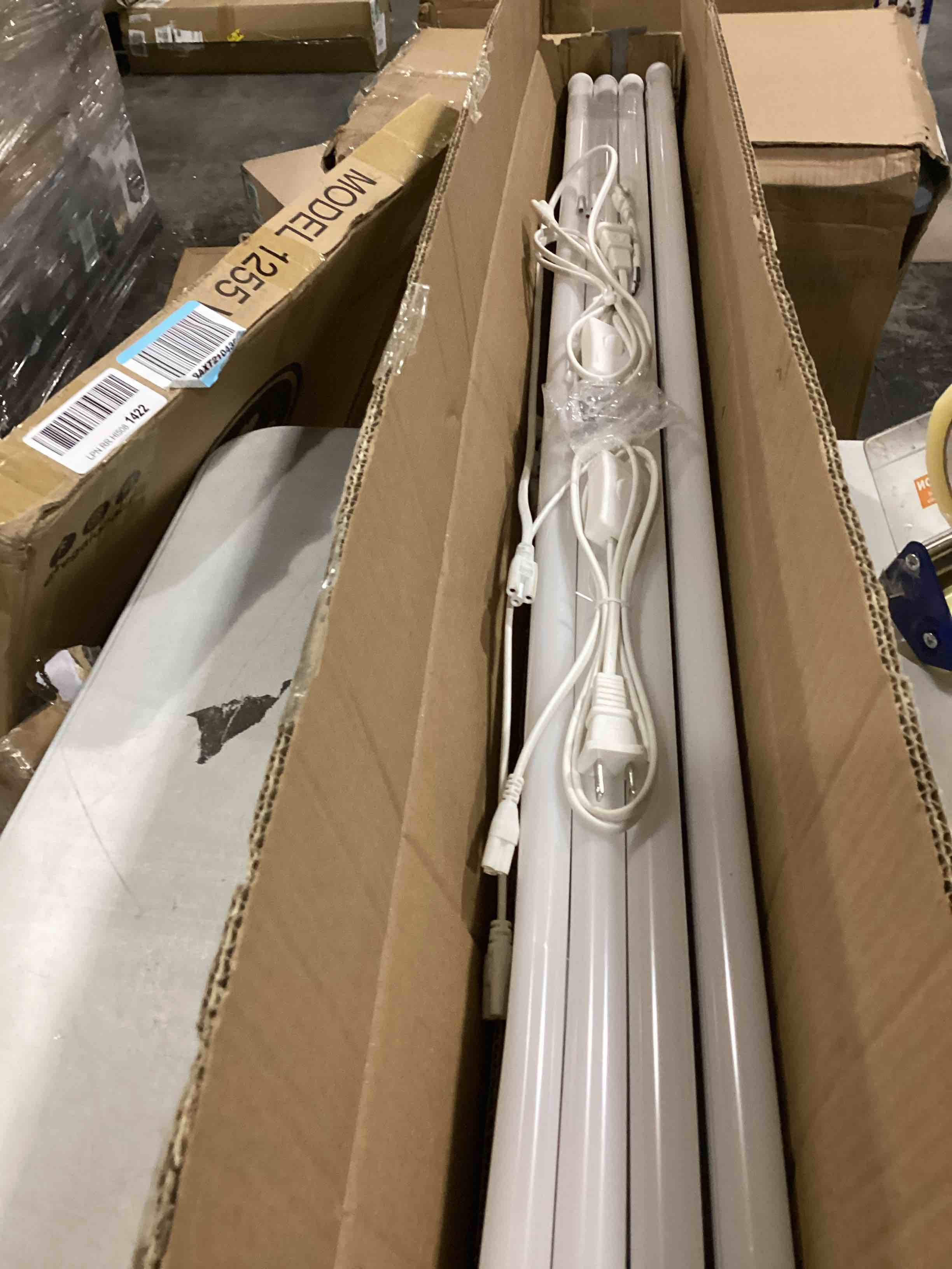 https://s3.amazonaws.com/lotting-images-prod/bidfta/BLU5782094_1708100102925.jpeg
