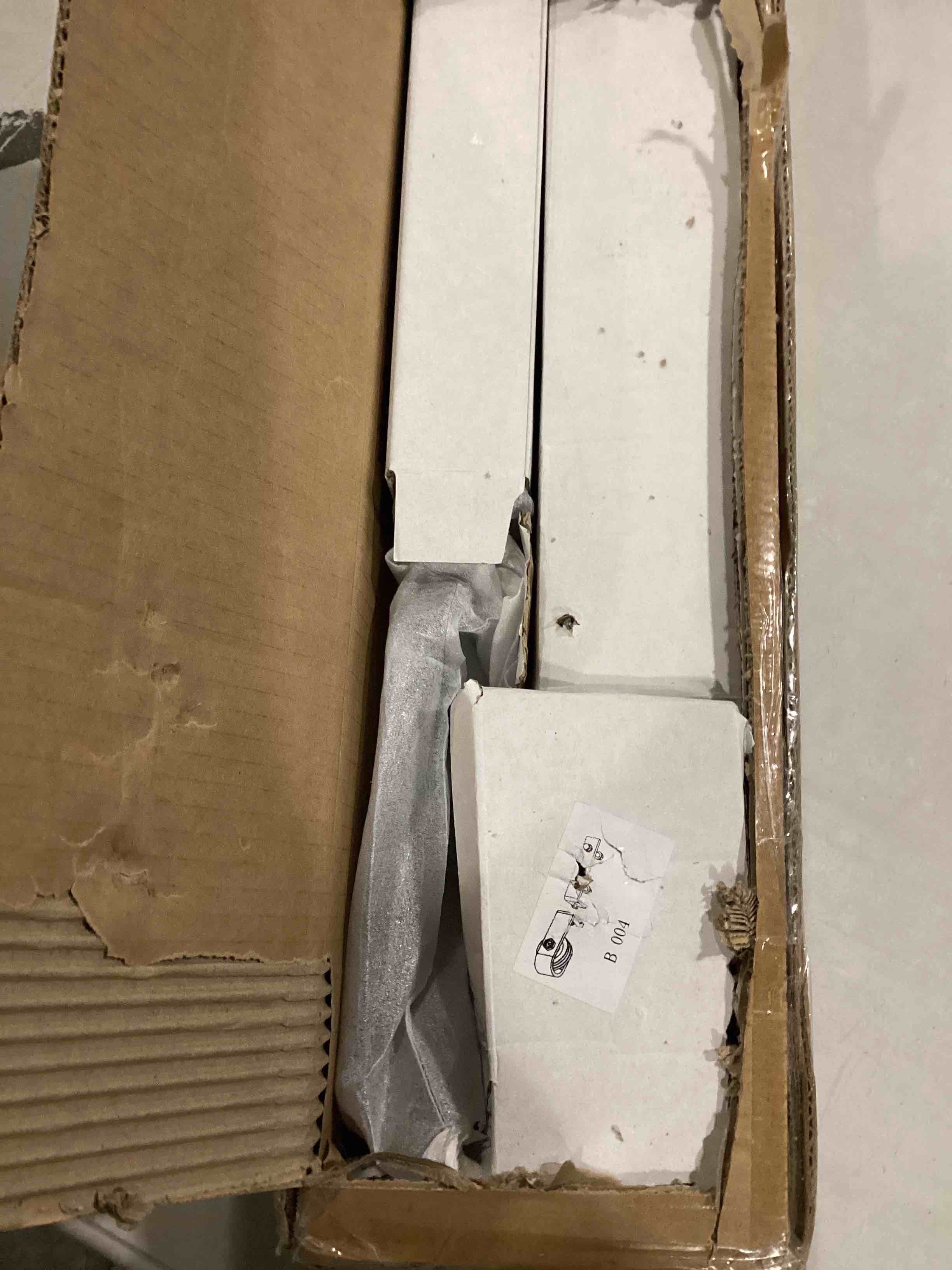 https://s3.amazonaws.com/lotting-images-prod/bidfta/BLU5782234_1708364567413.jpeg