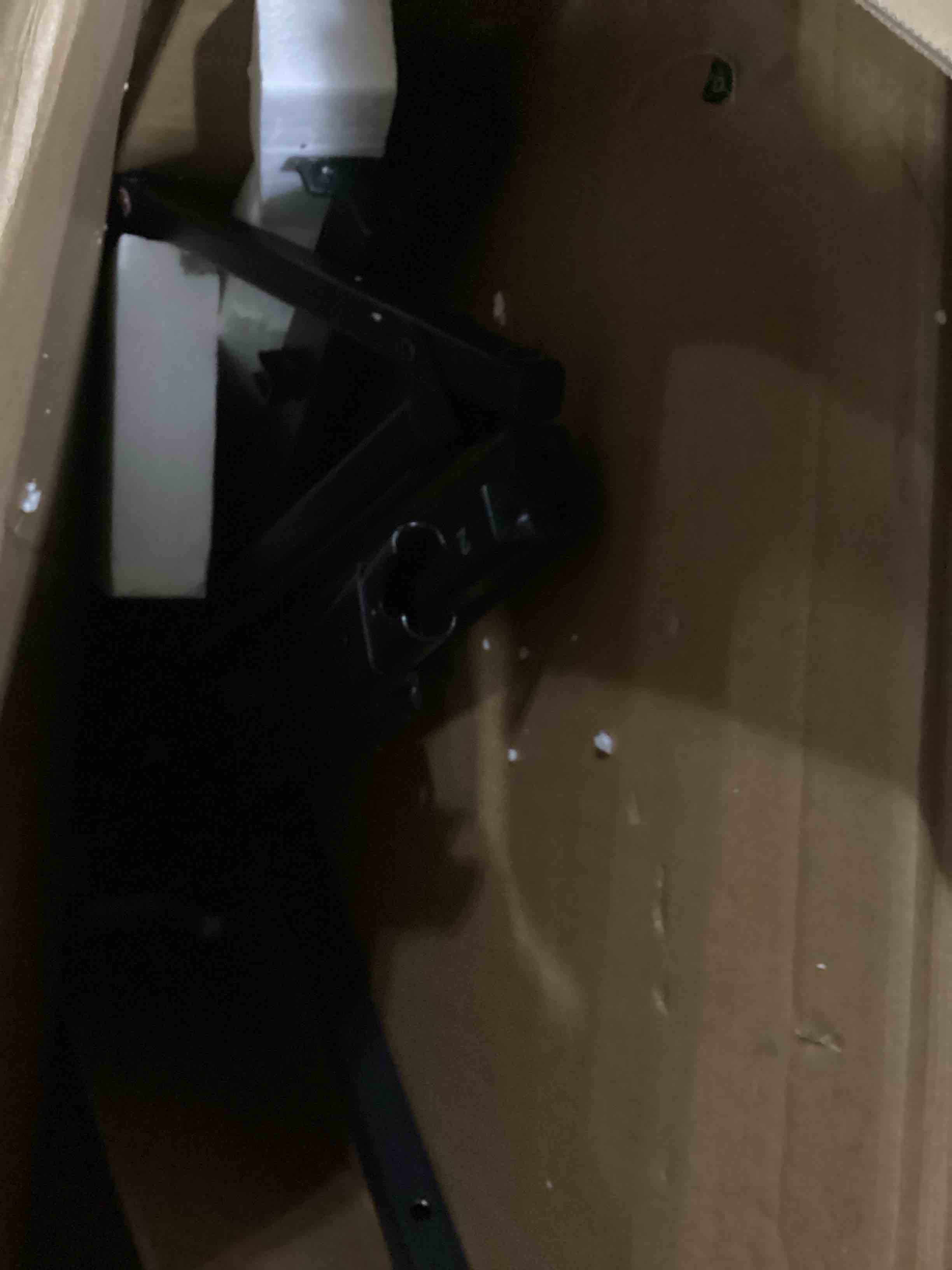 https://s3.amazonaws.com/lotting-images-prod/bidfta/BLU5782272_1708373524762.jpeg