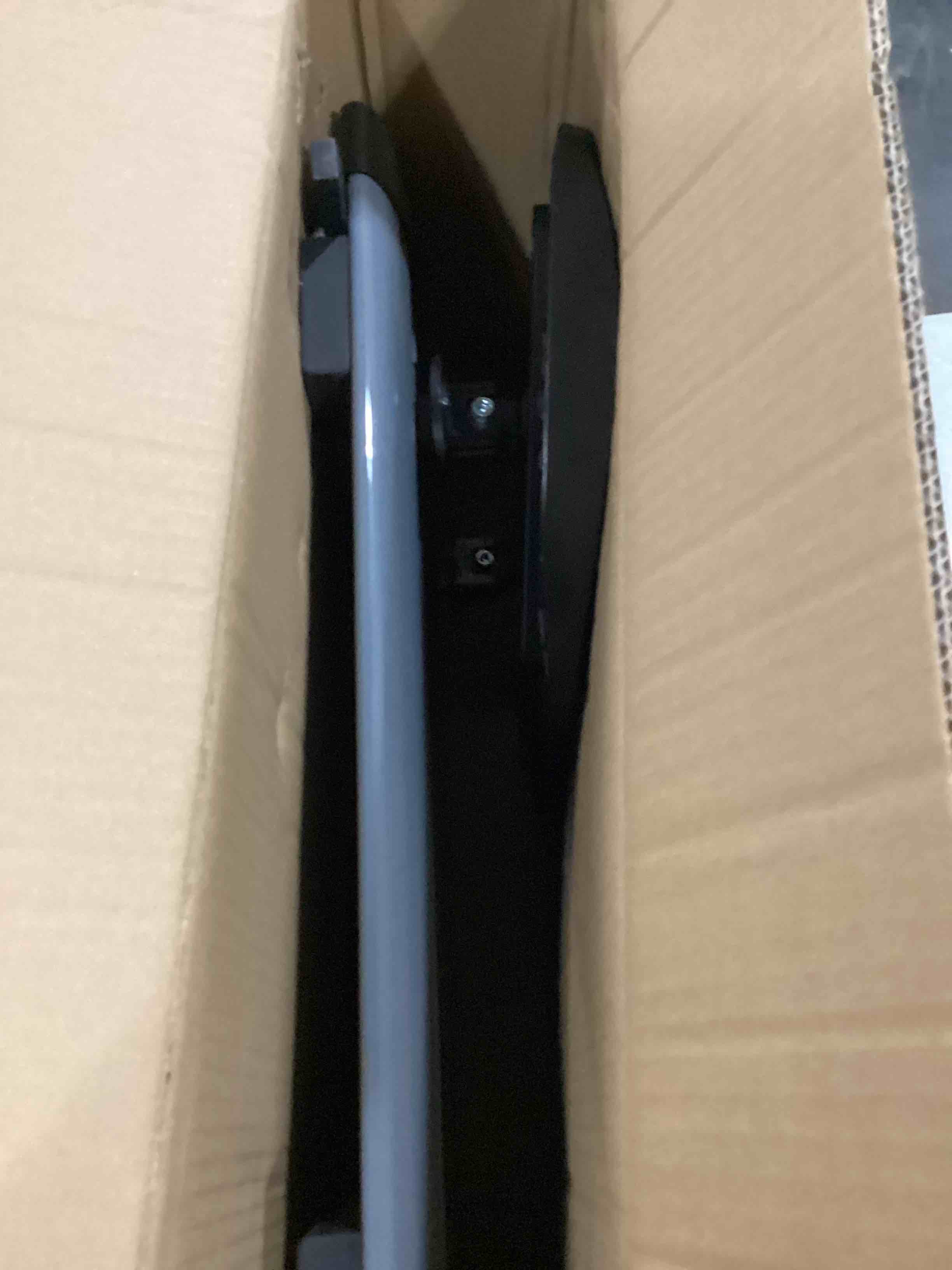 https://s3.amazonaws.com/lotting-images-prod/bidfta/BLU5782549_1708712379607.jpeg