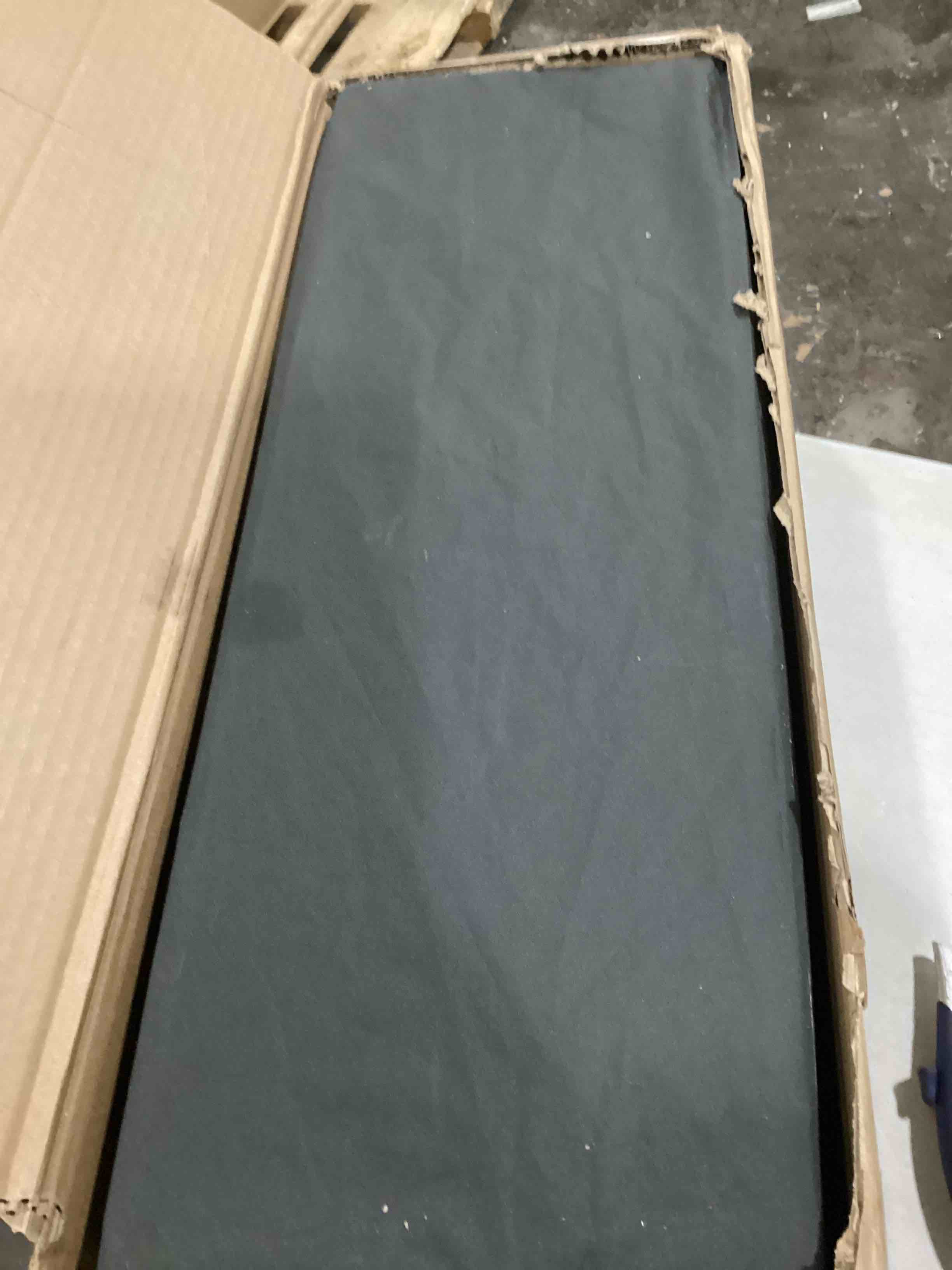 https://s3.amazonaws.com/lotting-images-prod/bidfta/BLU5782618_1708964664845.jpeg