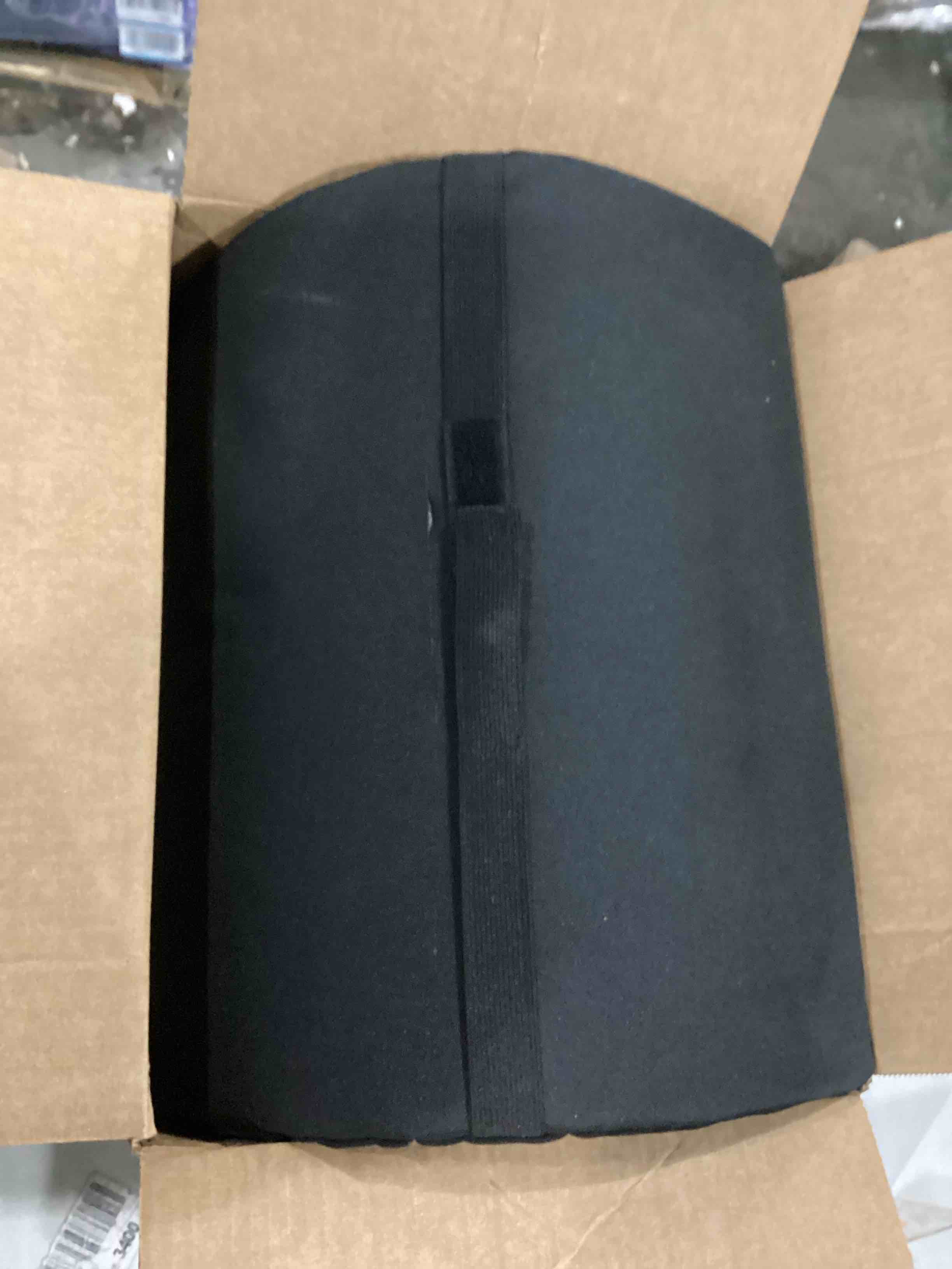 https://s3.amazonaws.com/lotting-images-prod/bidfta/BLU5782670_1709041864749.jpeg