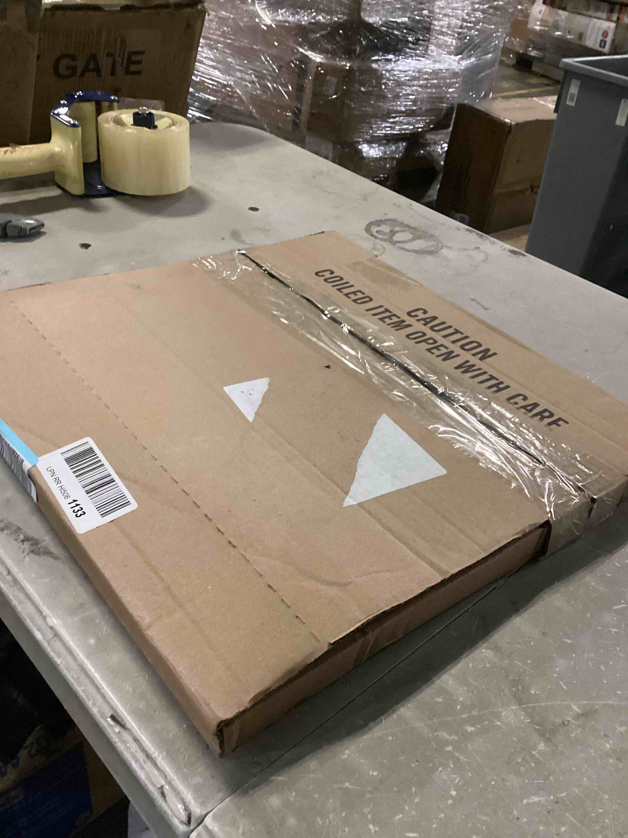 https://s3.amazonaws.com/lotting-images-prod/bidfta/BLU5782998_1708109536429.jpeg