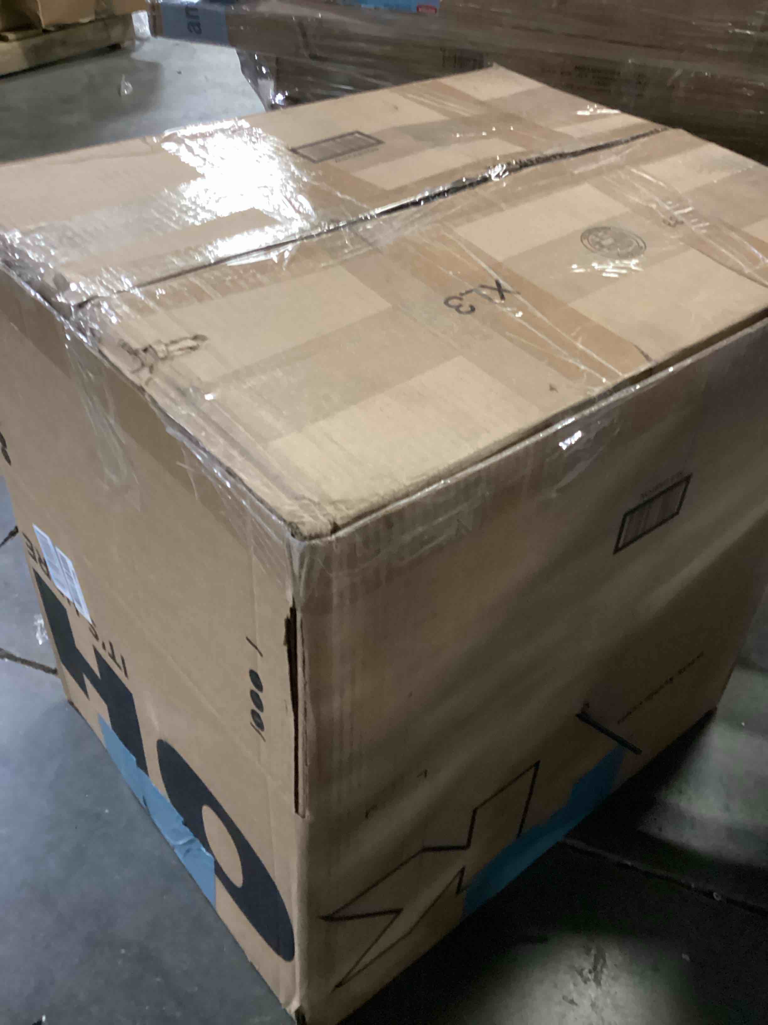 https://s3.amazonaws.com/lotting-images-prod/bidfta/BLU5783066_1708350851715.jpeg