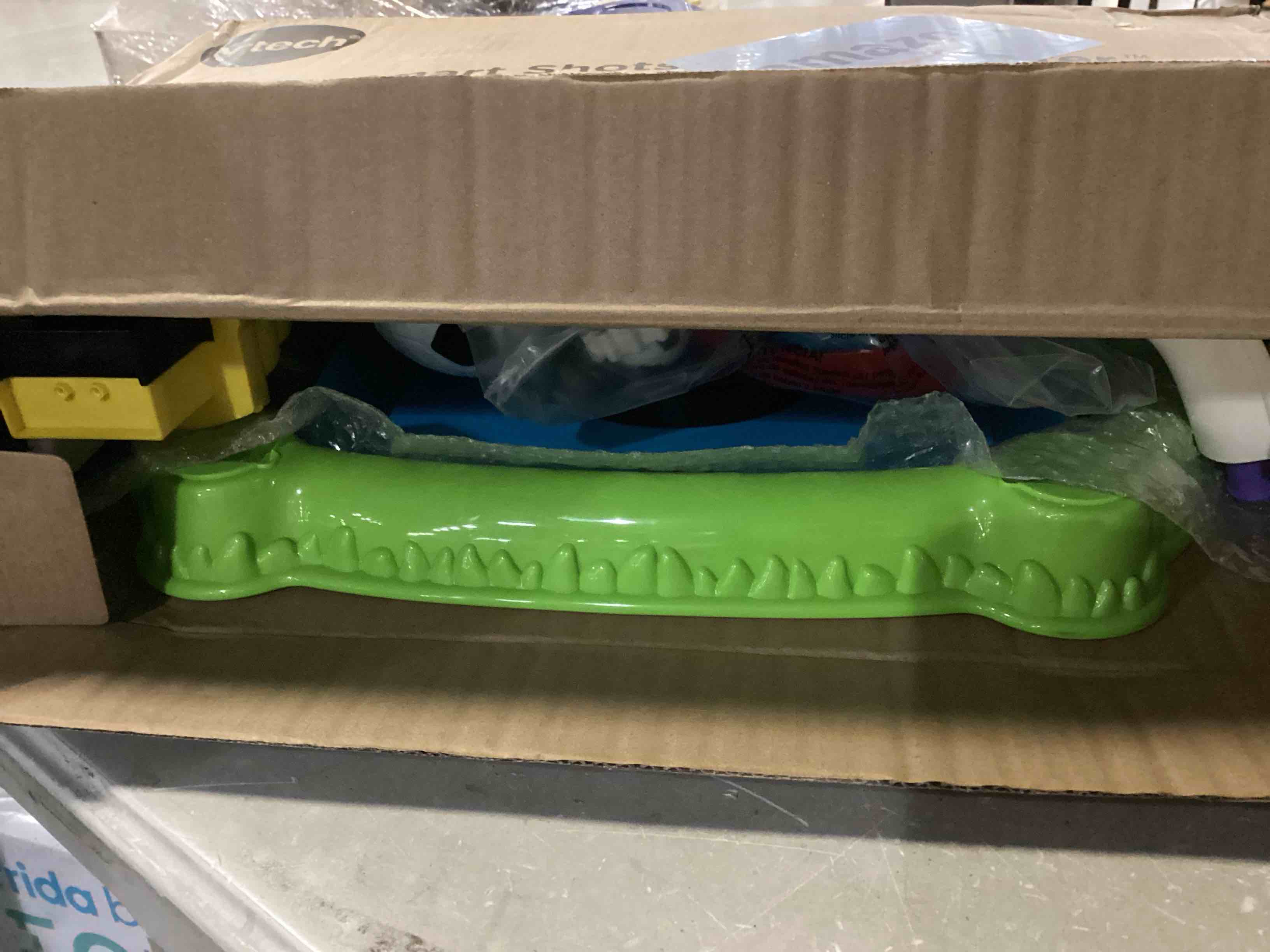https://s3.amazonaws.com/lotting-images-prod/bidfta/BLU5783146_1708368908379.jpeg