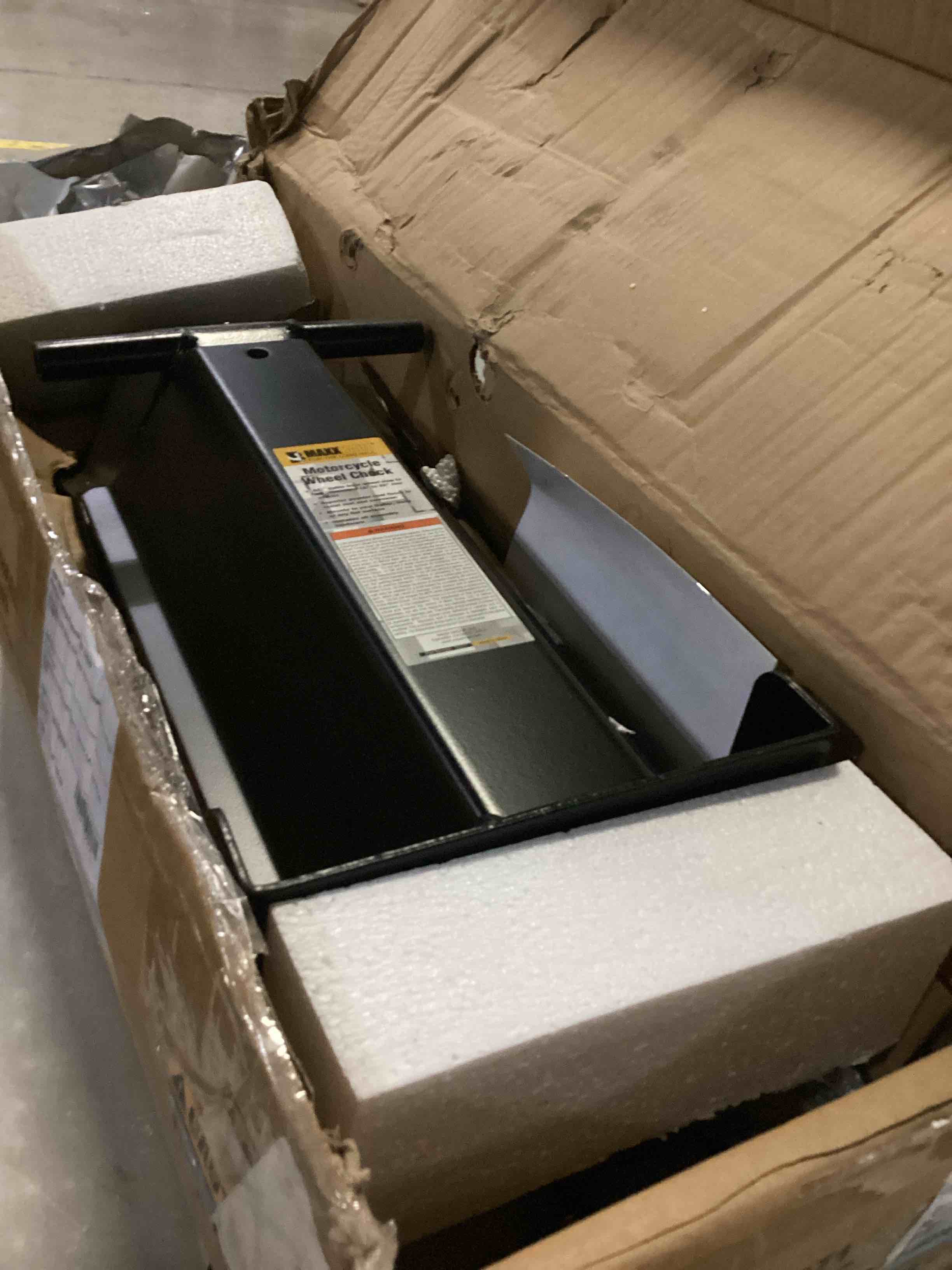 https://s3.amazonaws.com/lotting-images-prod/bidfta/BLU5783454_1708711463823.jpeg