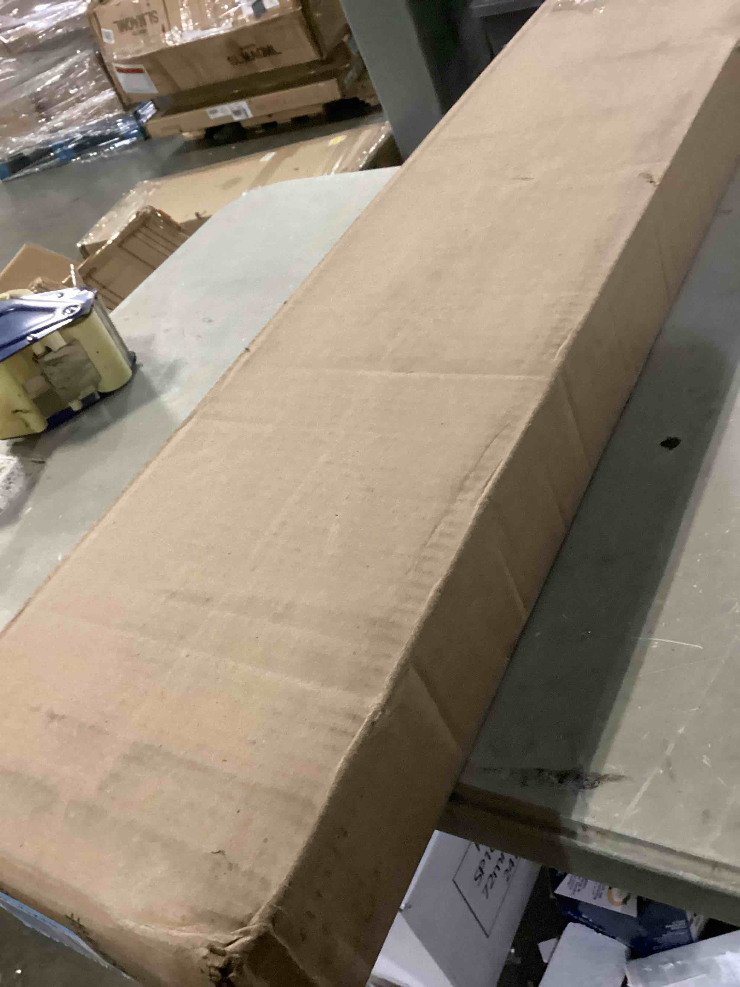 https://s3.amazonaws.com/lotting-images-prod/bidfta/BLU5783487_1708718946751.jpeg