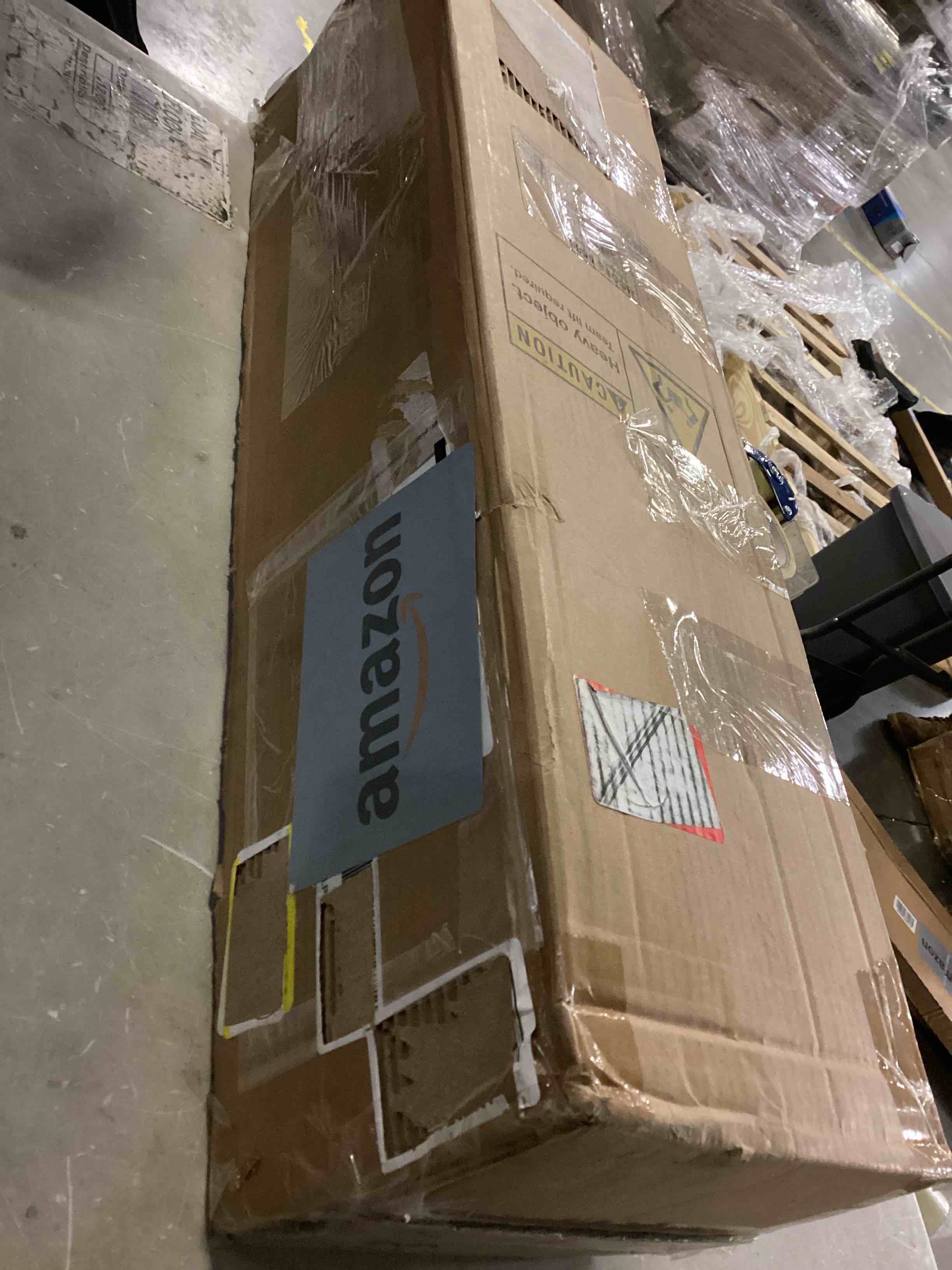 https://s3.amazonaws.com/lotting-images-prod/bidfta/BLU5784108_1709928147132.jpeg