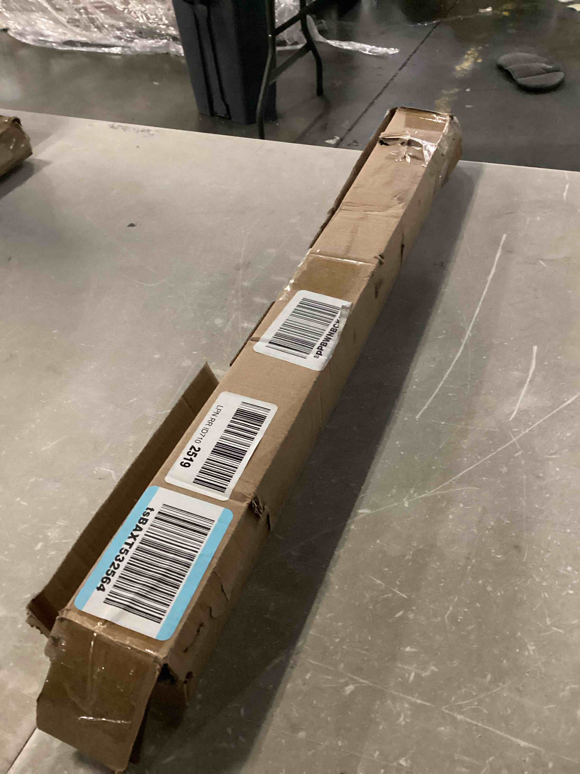 https://s3.amazonaws.com/lotting-images-prod/bidfta/BLU5784122_1710159865178.jpeg