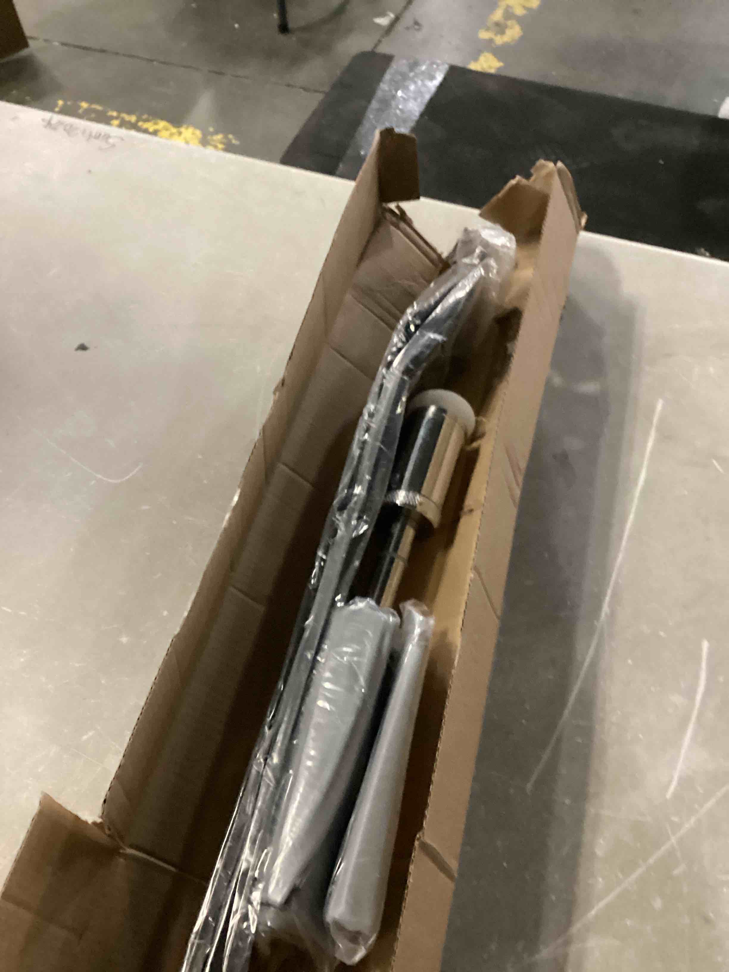 https://s3.amazonaws.com/lotting-images-prod/bidfta/BLU5784122_1710159878274.jpeg