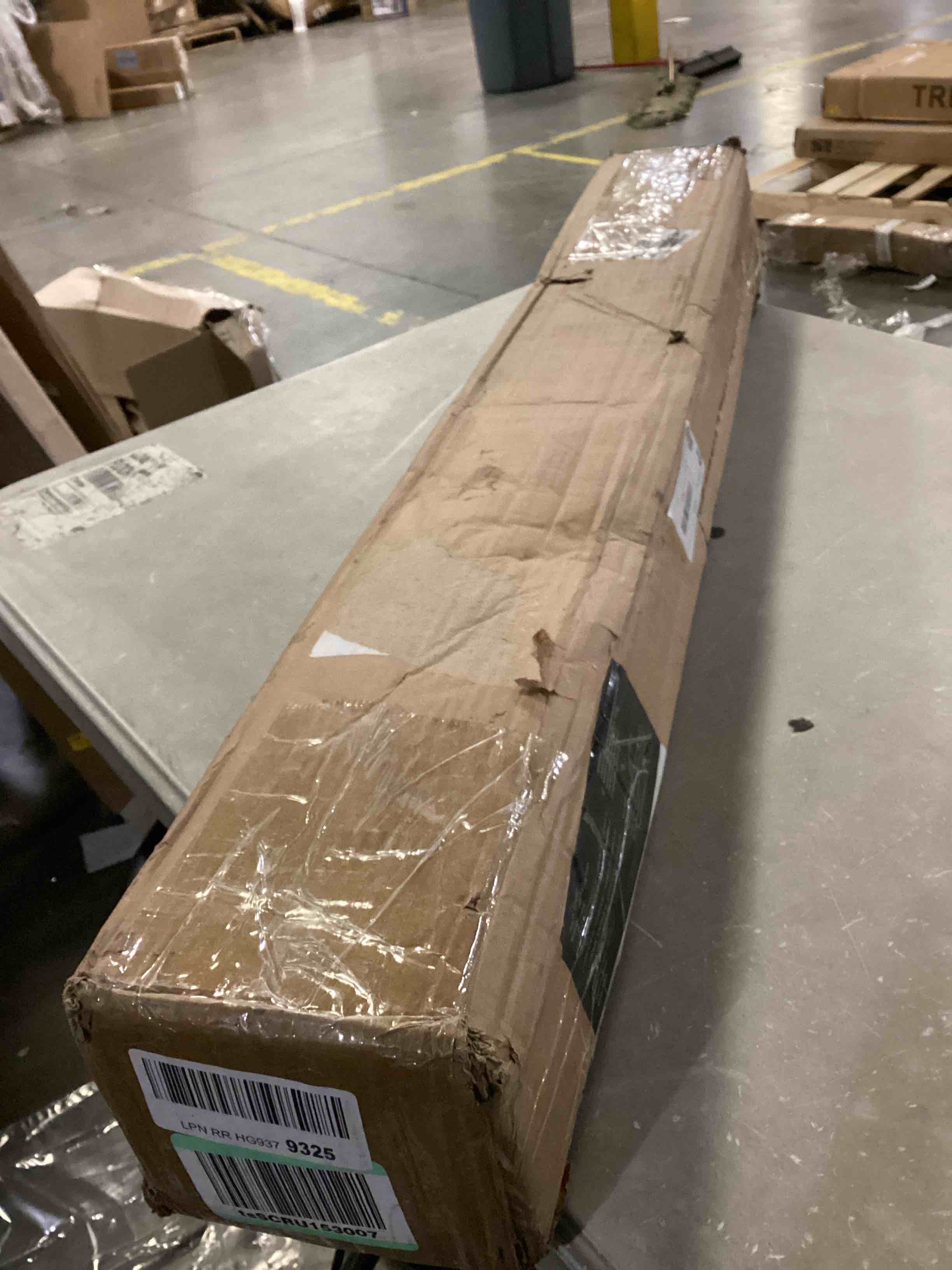 https://s3.amazonaws.com/lotting-images-prod/bidfta/BLU5784200_1710264140765.jpeg