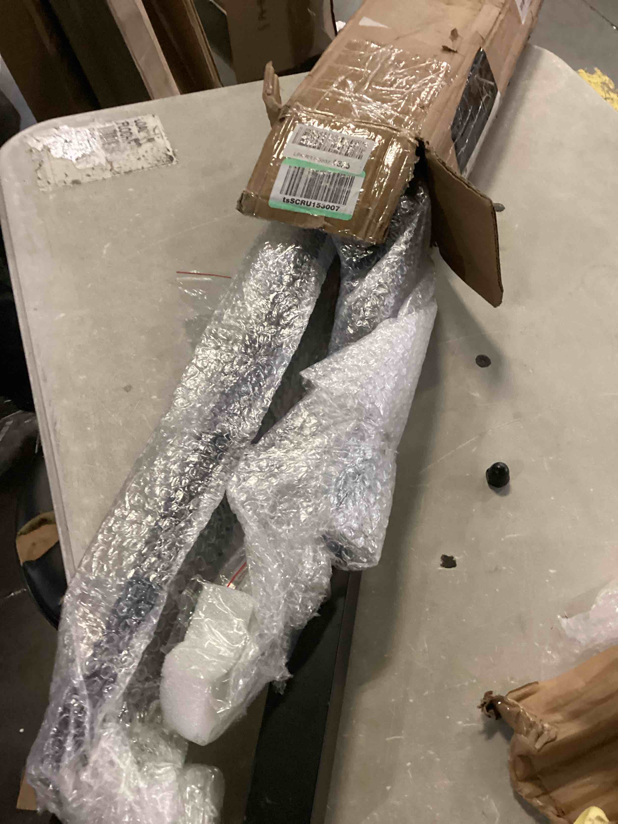 https://s3.amazonaws.com/lotting-images-prod/bidfta/BLU5784200_1710264201094.jpeg