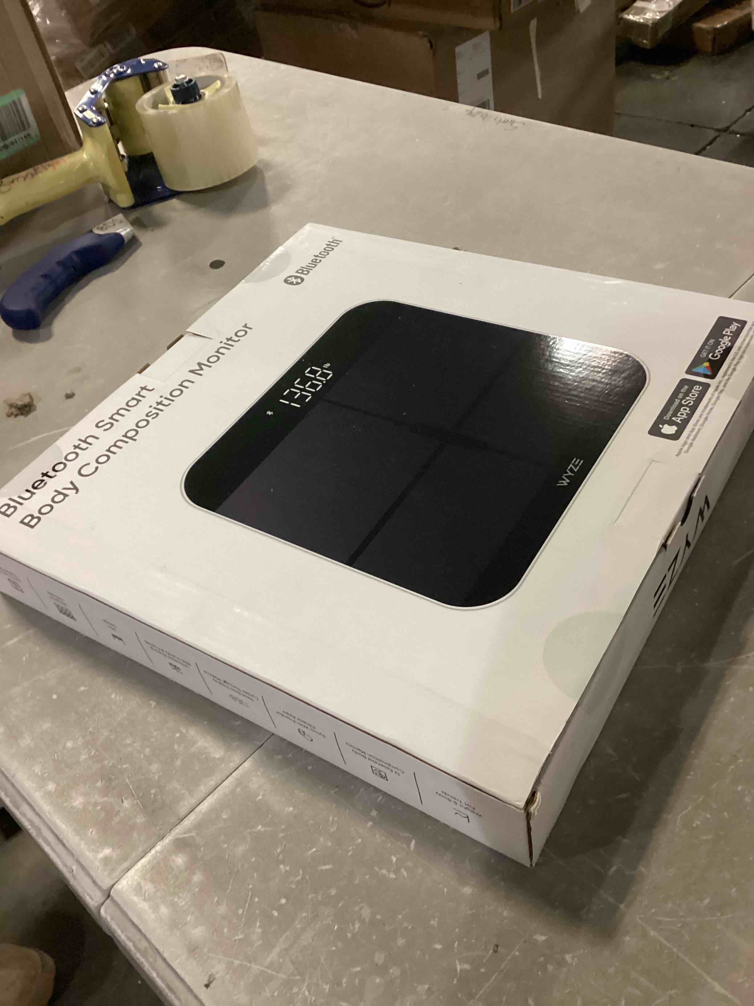 https://s3.amazonaws.com/lotting-images-prod/bidfta/BLU5784306_1710524191550.jpeg