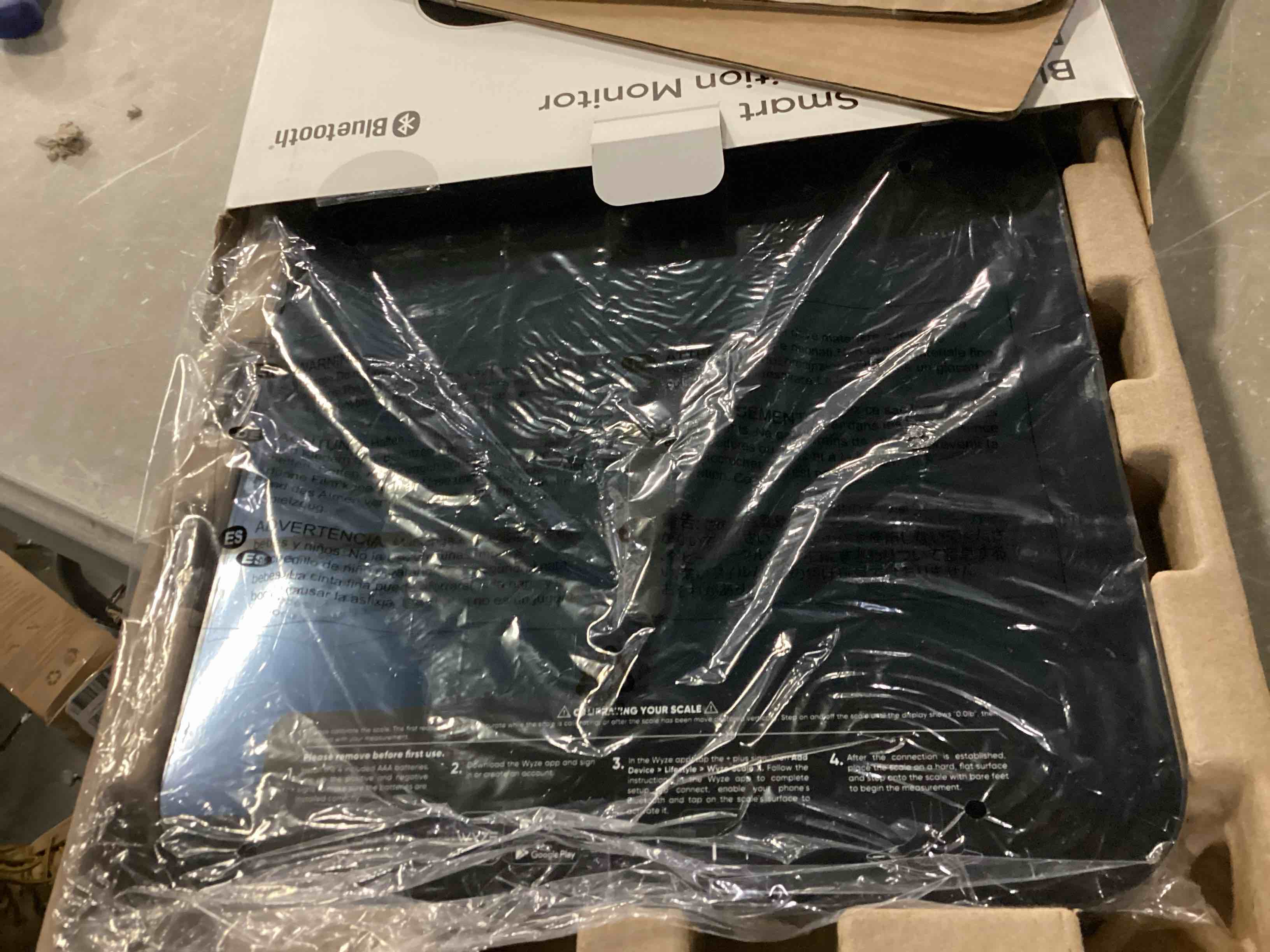 https://s3.amazonaws.com/lotting-images-prod/bidfta/BLU5784306_1710524212894.jpeg