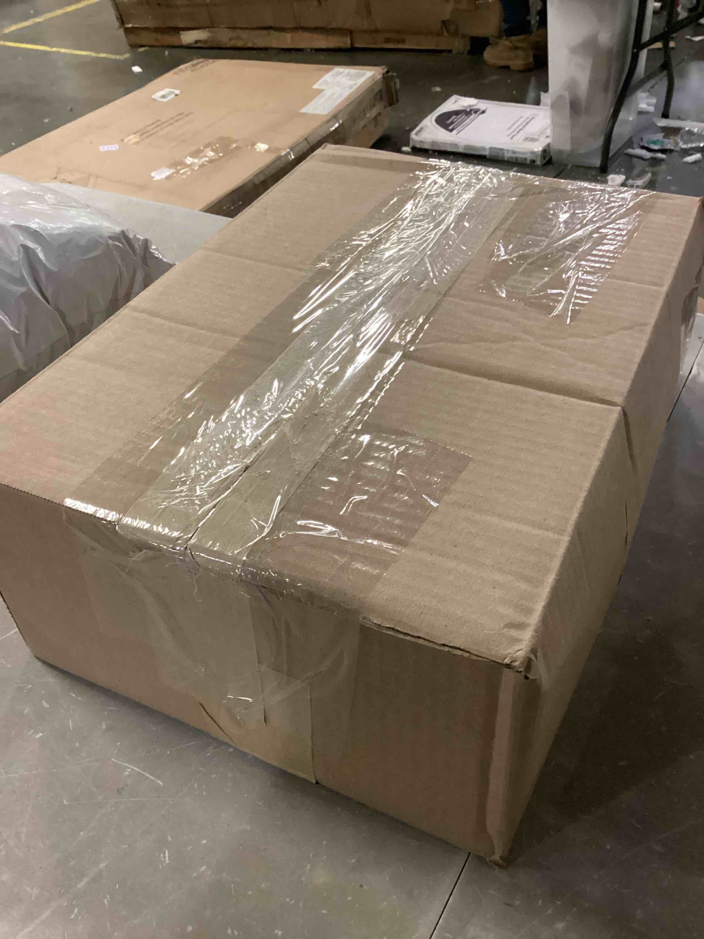 https://s3.amazonaws.com/lotting-images-prod/bidfta/BLU5784415_1710867820169.jpeg