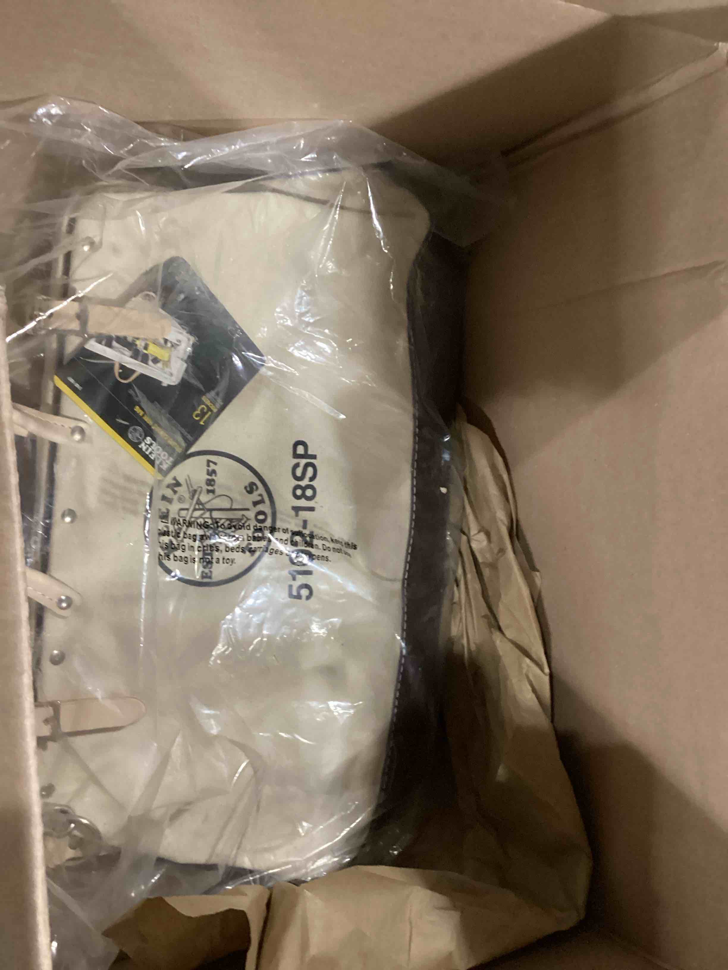 https://s3.amazonaws.com/lotting-images-prod/bidfta/BLU5784524_1707243389512.jpeg