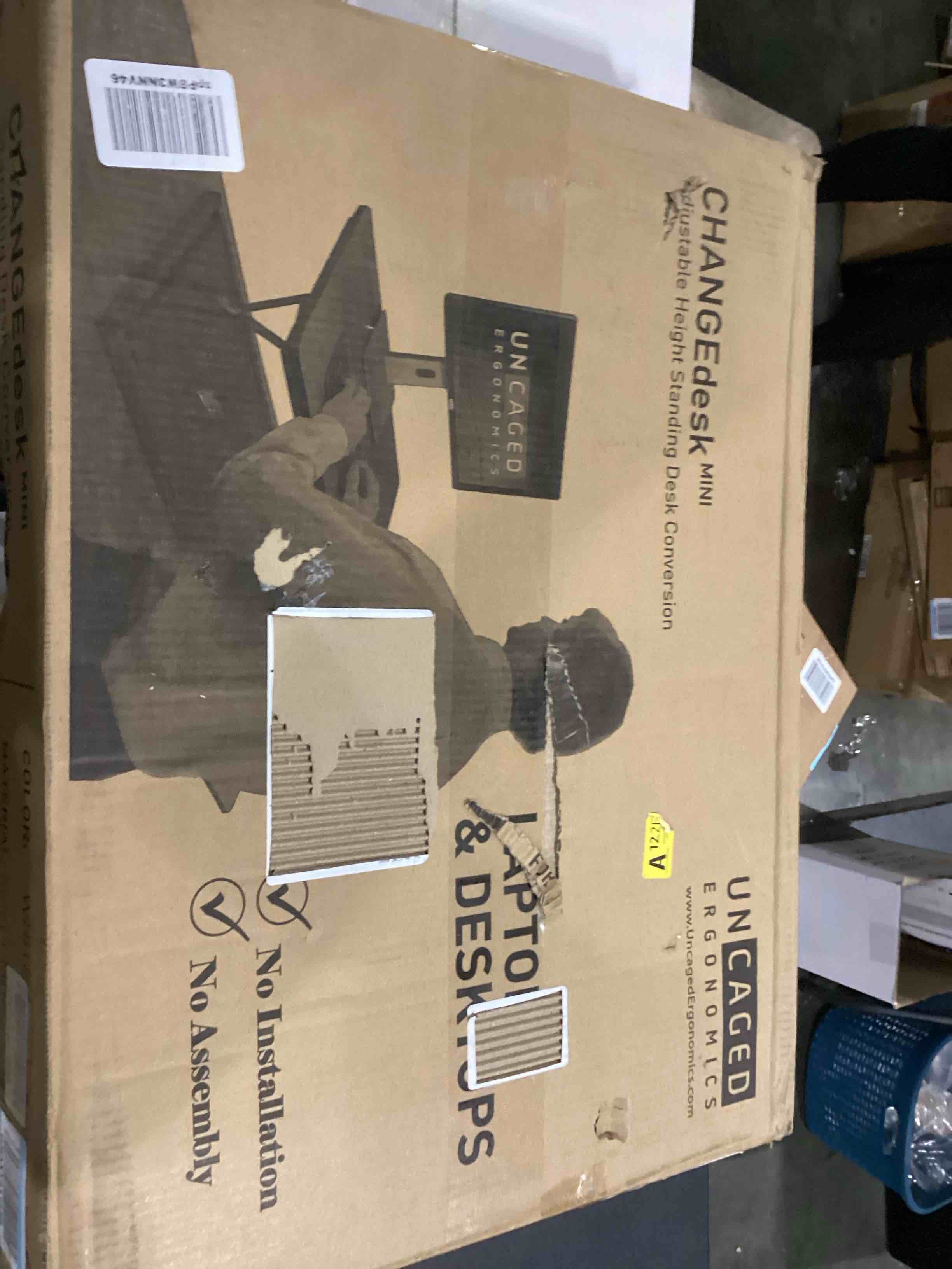 https://s3.amazonaws.com/lotting-images-prod/bidfta/BLU5784530_1707244867626.jpeg
