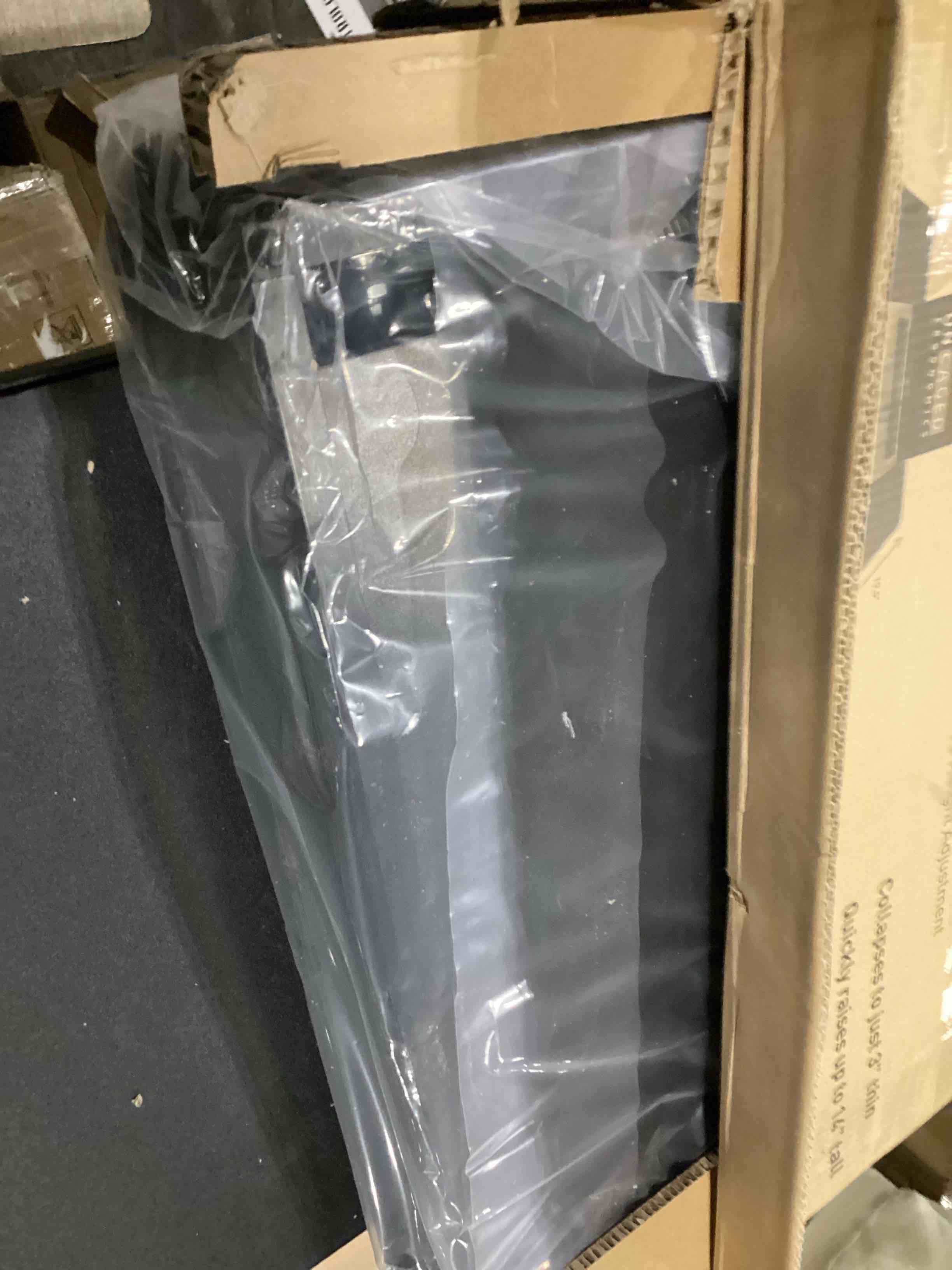 https://s3.amazonaws.com/lotting-images-prod/bidfta/BLU5784530_1707245006698.jpeg
