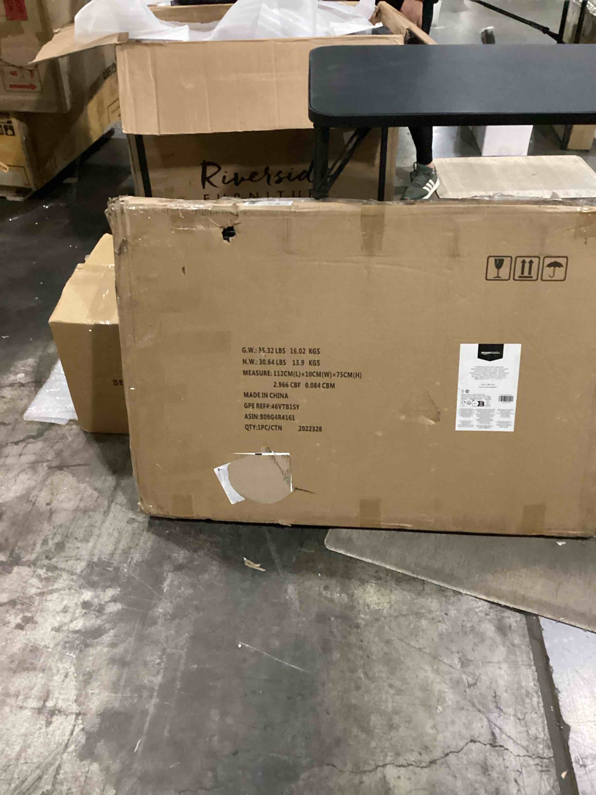 https://s3.amazonaws.com/lotting-images-prod/bidfta/BLU5784642_1707742717198.jpeg