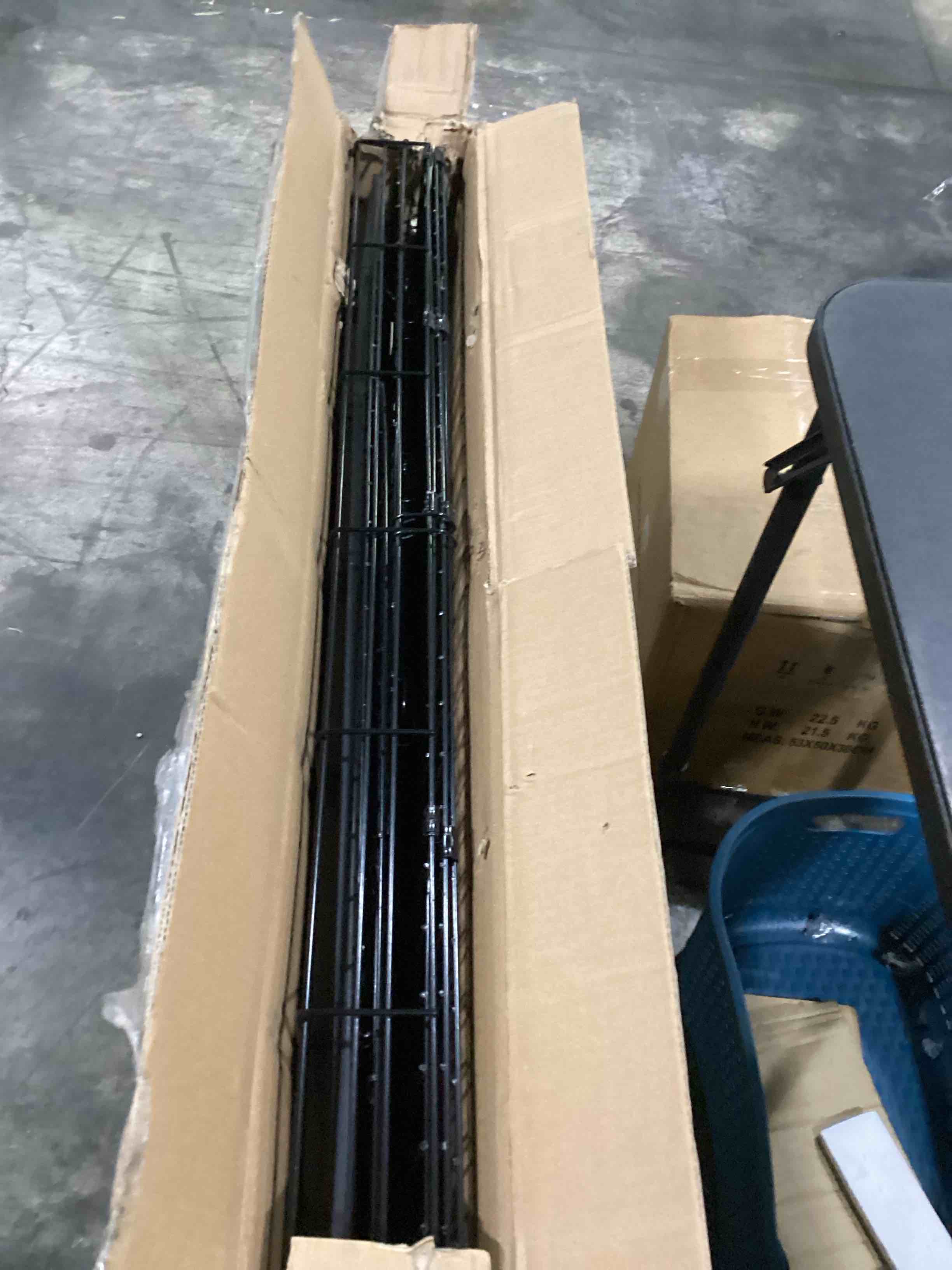 https://s3.amazonaws.com/lotting-images-prod/bidfta/BLU5784642_1707742760294.jpeg
