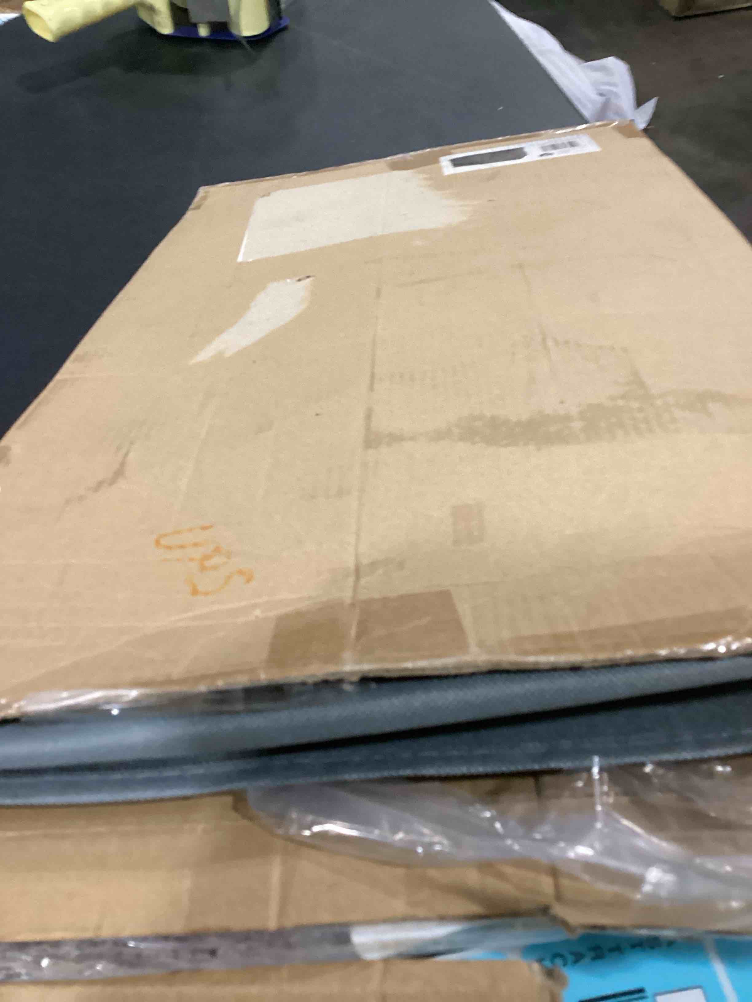 https://s3.amazonaws.com/lotting-images-prod/bidfta/BLU5784672_1707754348400.jpeg