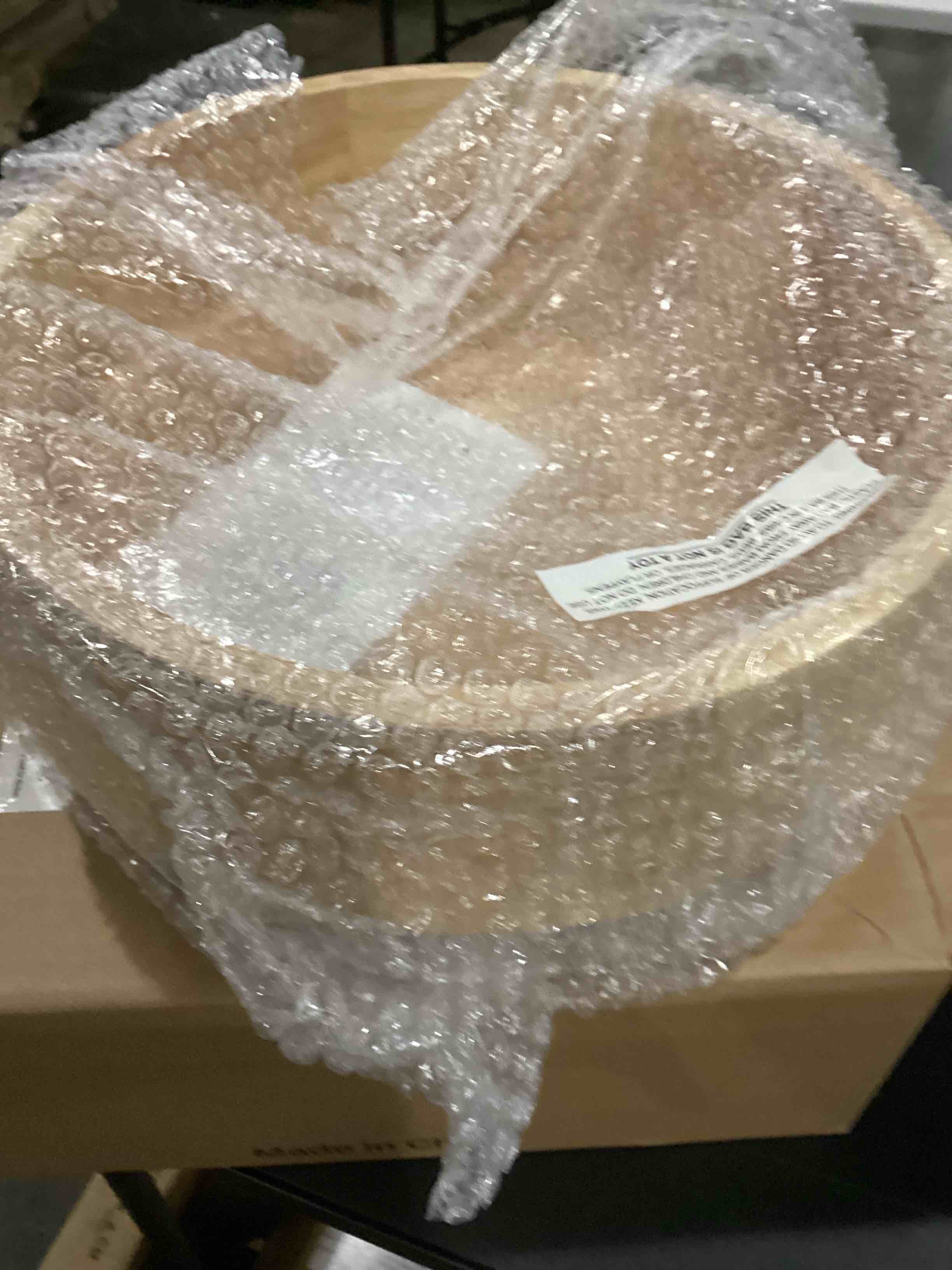 https://s3.amazonaws.com/lotting-images-prod/bidfta/BLU5784745_1707833660110.jpeg