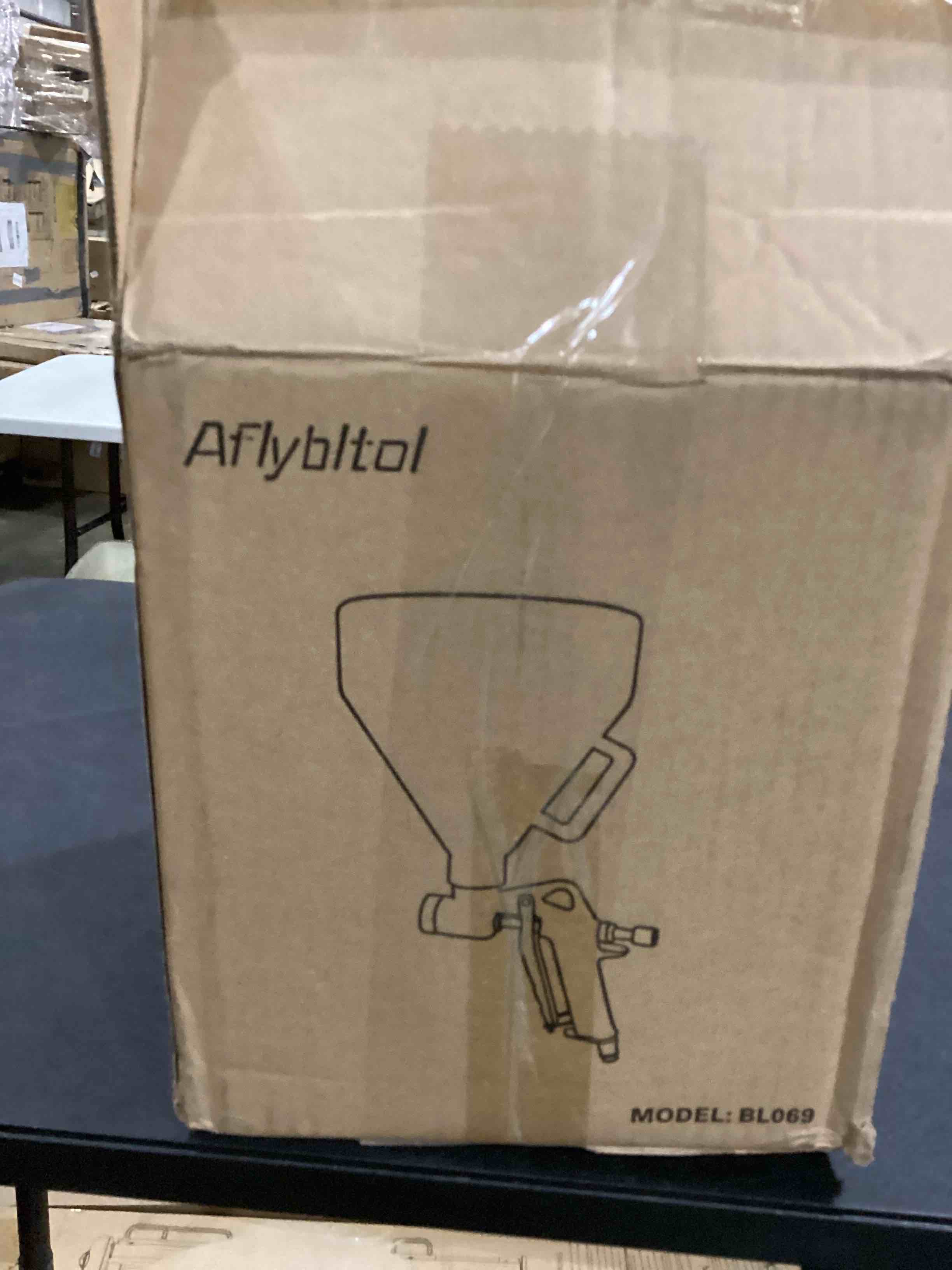 https://s3.amazonaws.com/lotting-images-prod/bidfta/BLU5784776_1707841411735.jpeg