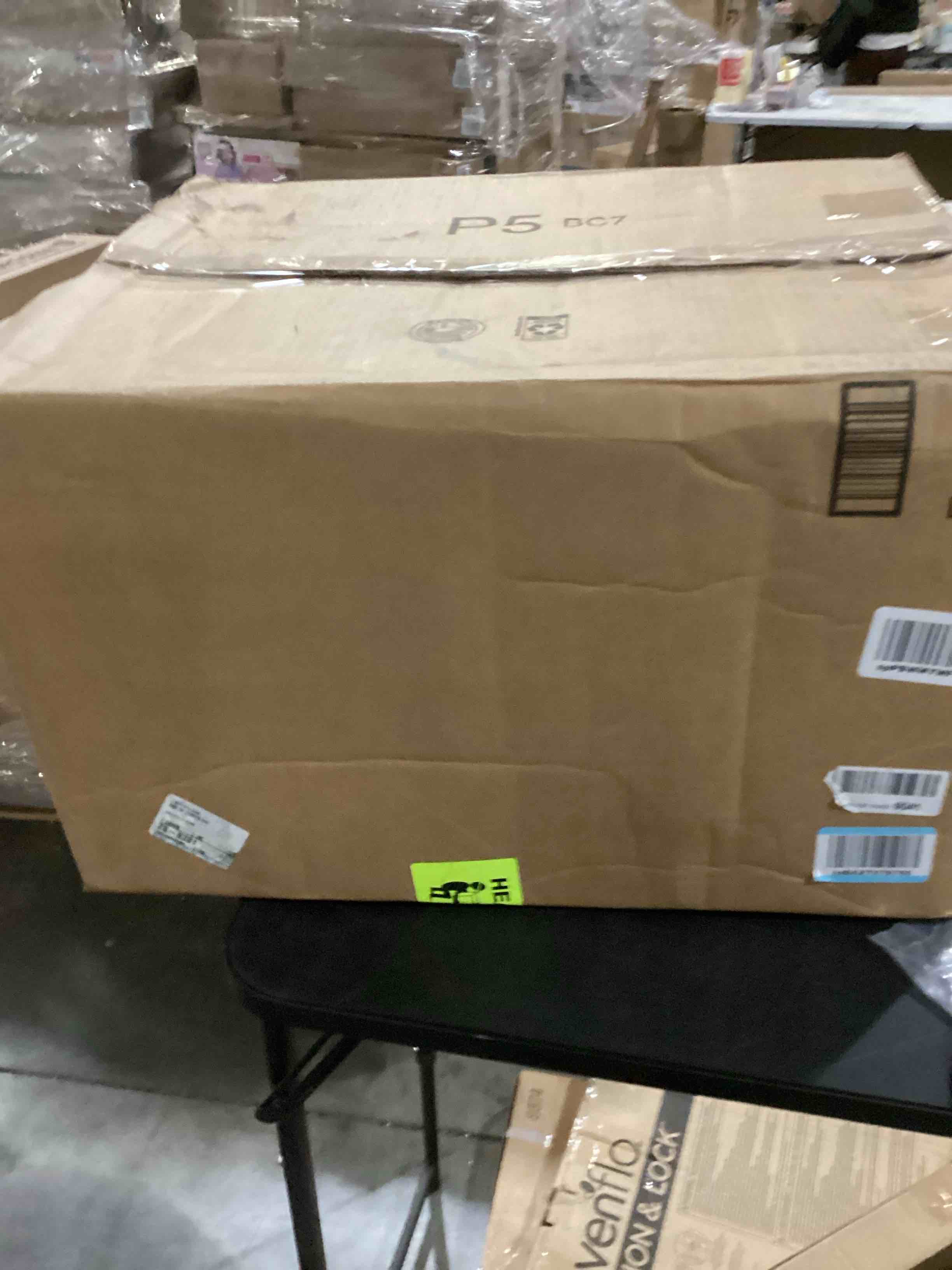 https://s3.amazonaws.com/lotting-images-prod/bidfta/BLU5784970_1708004366604.jpeg