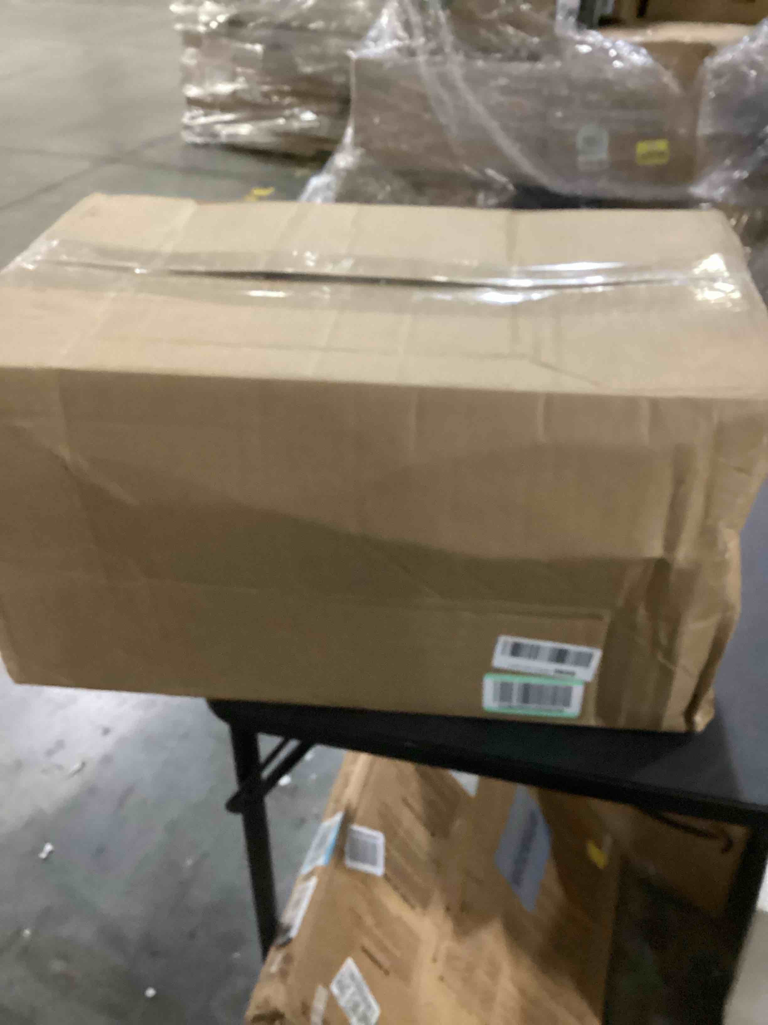 https://s3.amazonaws.com/lotting-images-prod/bidfta/BLU5785017_1708015818596.jpeg